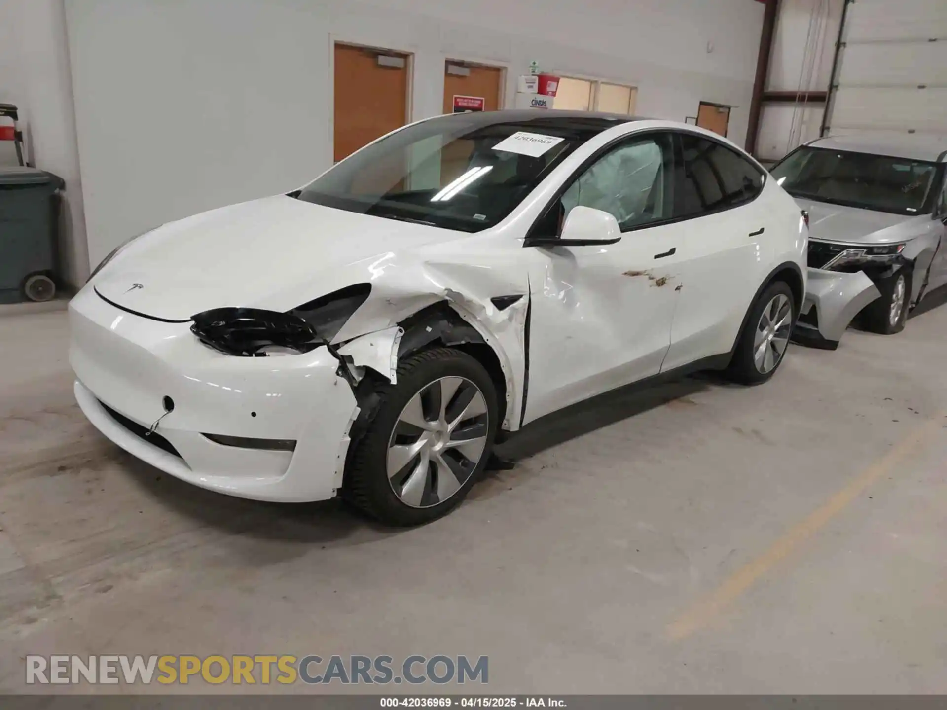 2 Photograph of a damaged car 7SAYGDEE3NF358487 TESLA MODEL Y 2022