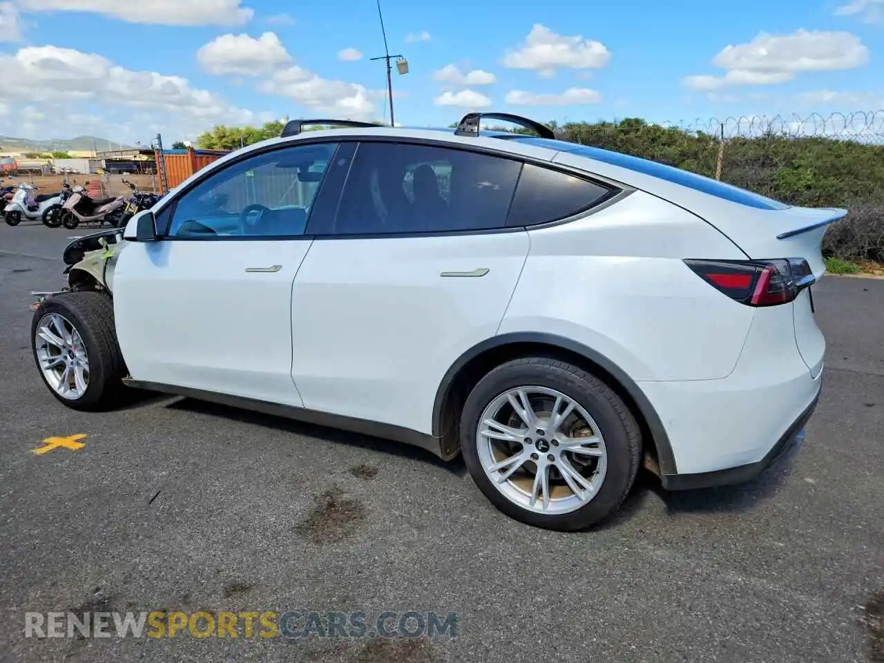 2 Photograph of a damaged car 7SAYGDEE3NF361616 TESLA MODEL Y 2022
