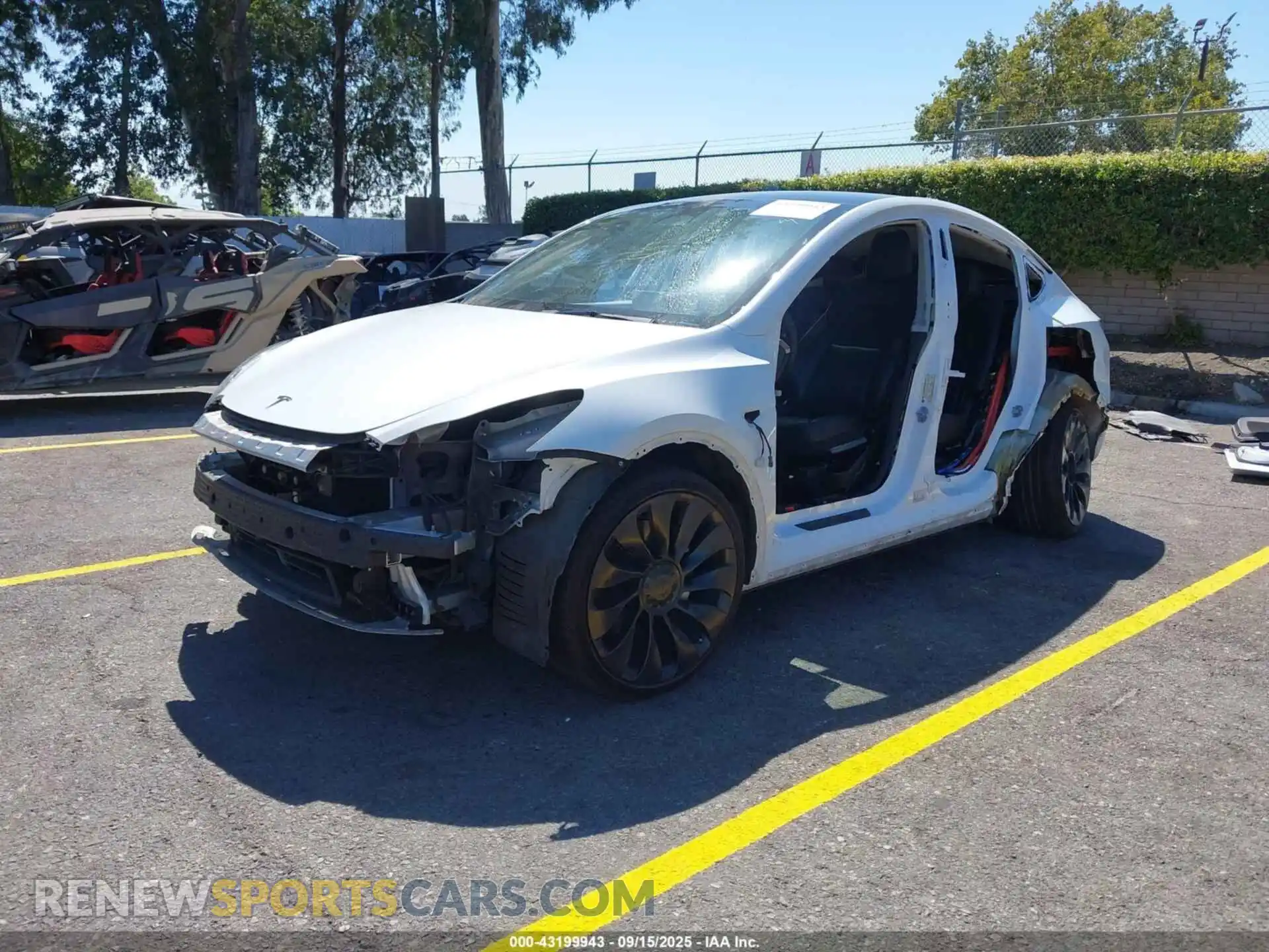 2 Photograph of a damaged car 7SAYGDEE3NF368677 TESLA MODEL Y 2022