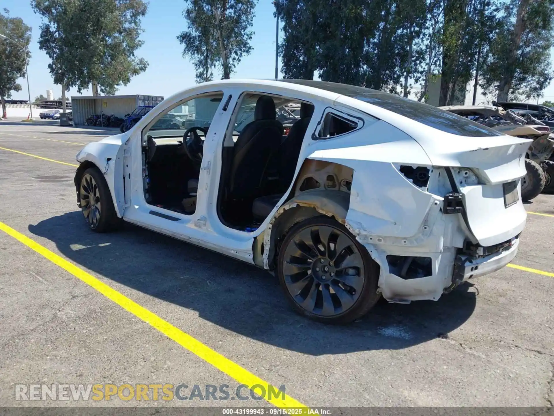 3 Photograph of a damaged car 7SAYGDEE3NF368677 TESLA MODEL Y 2022