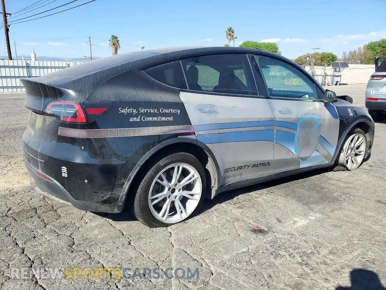 3 Photograph of a damaged car 7SAYGDEE3NF380389 TESLA MODEL Y 2022