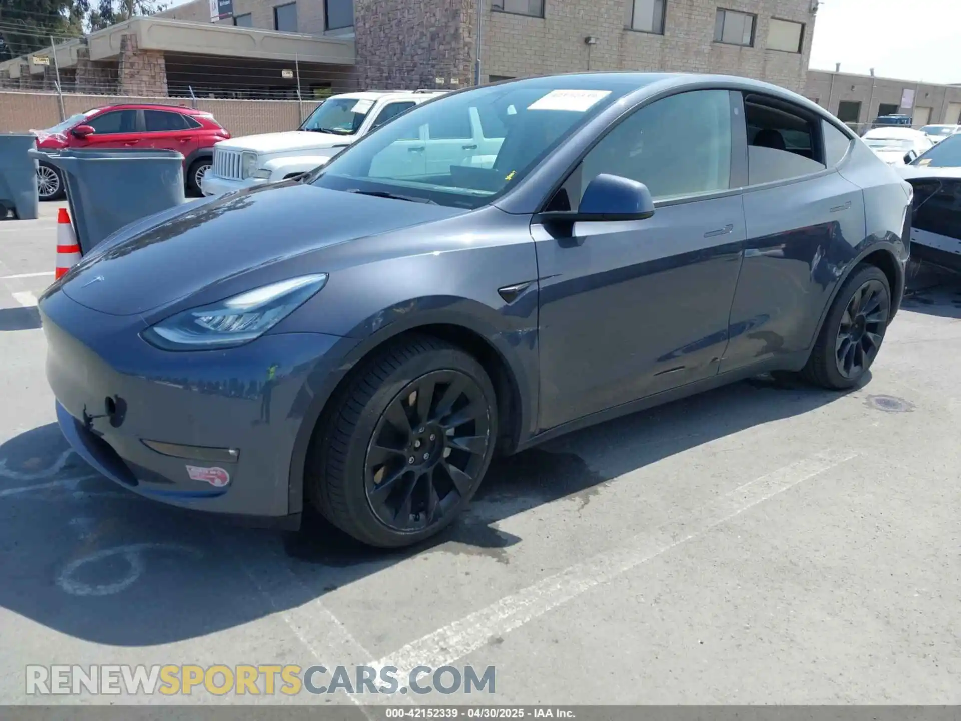 2 Photograph of a damaged car 7SAYGDEE3NF422205 TESLA MODEL Y 2022