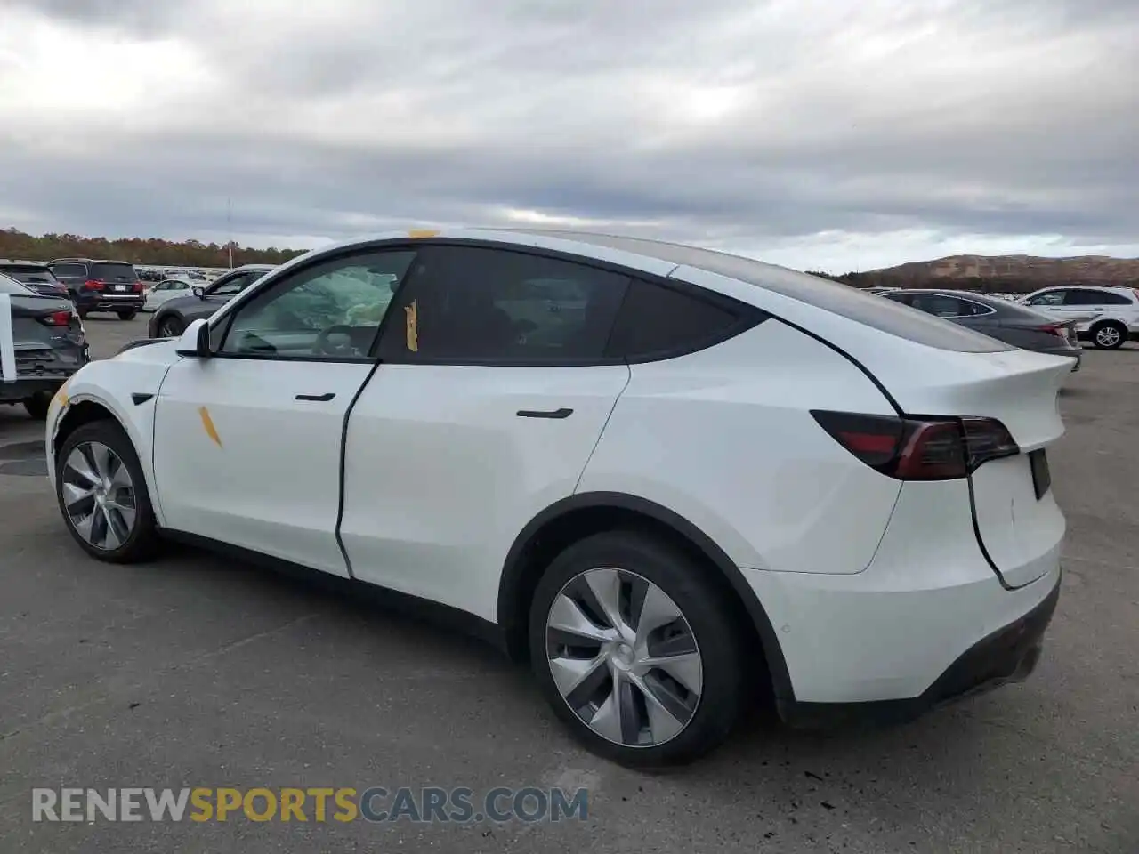 2 Photograph of a damaged car 7SAYGDEE3NF431907 TESLA MODEL Y 2022