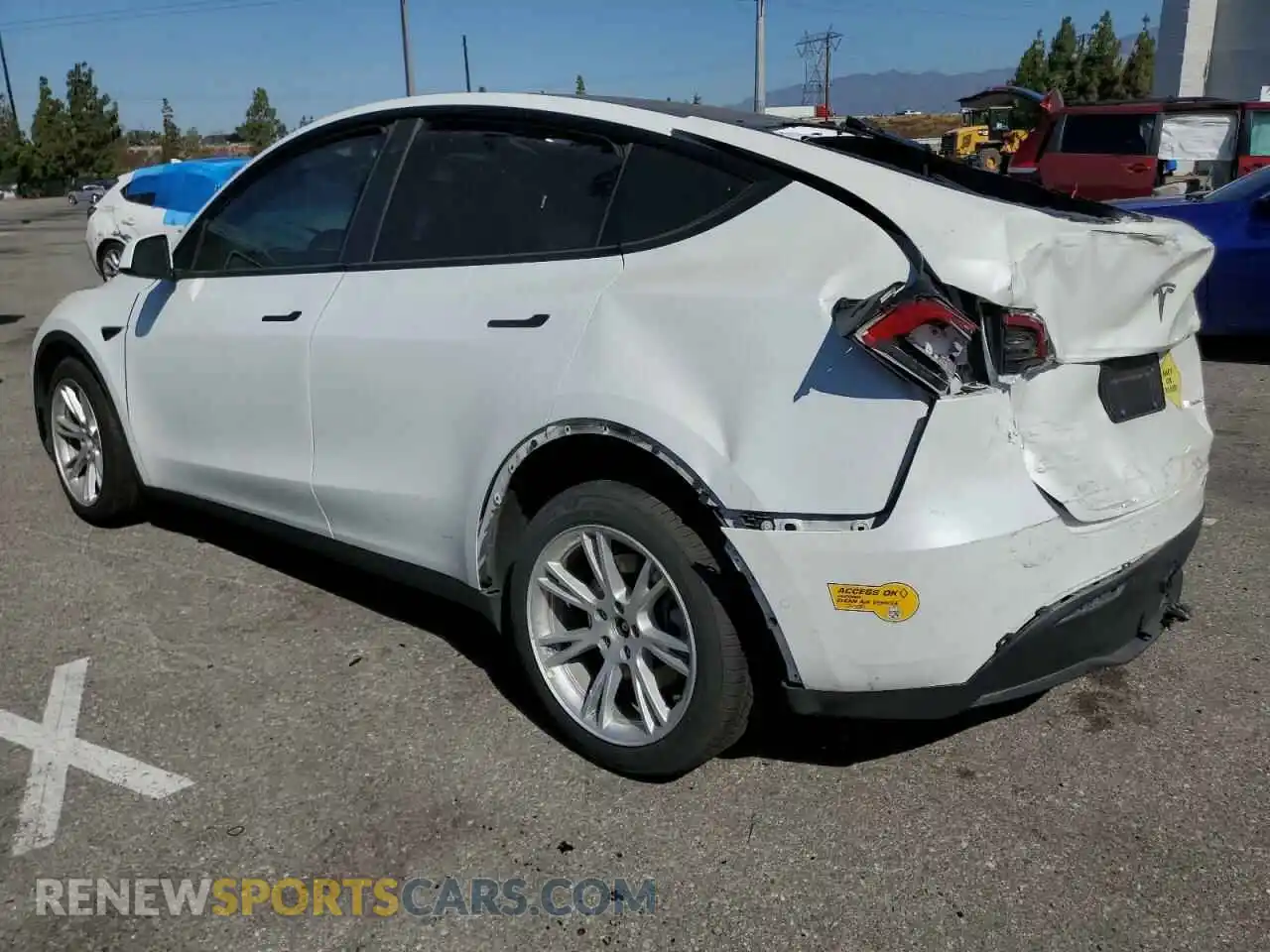 2 Photograph of a damaged car 7SAYGDEE3NF435410 TESLA MODEL Y 2022