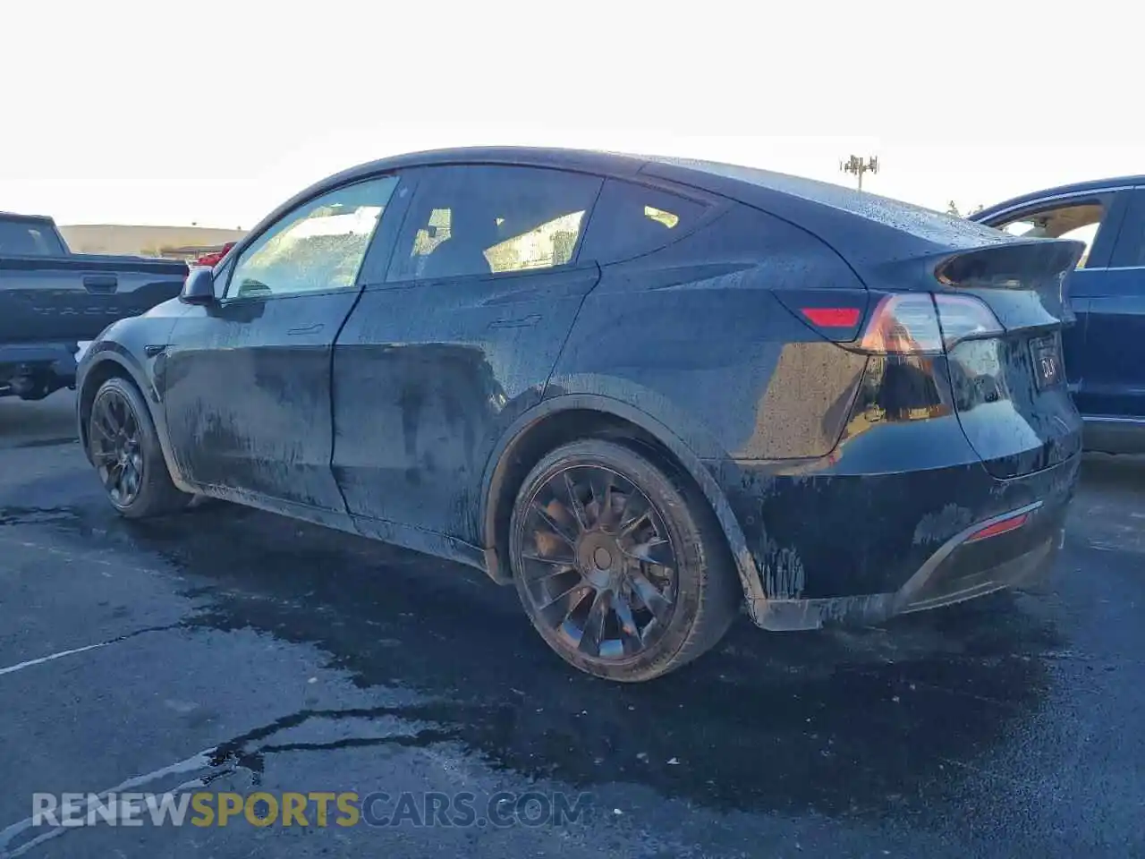 2 Photograph of a damaged car 7SAYGDEE3NF480380 TESLA MODEL Y 2022