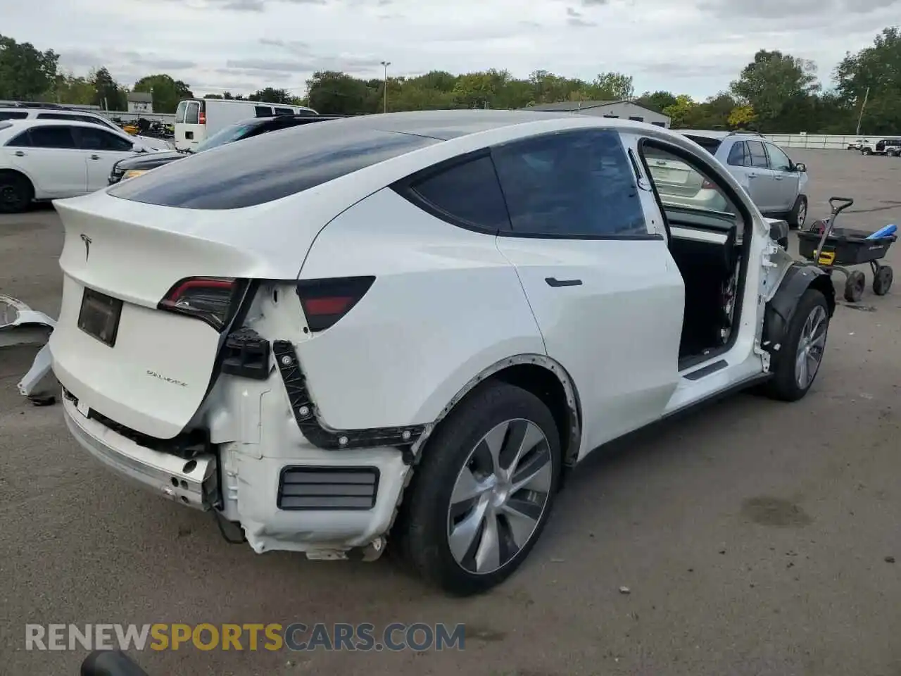 3 Photograph of a damaged car 7SAYGDEE3NF564117 TESLA MODEL Y 2022