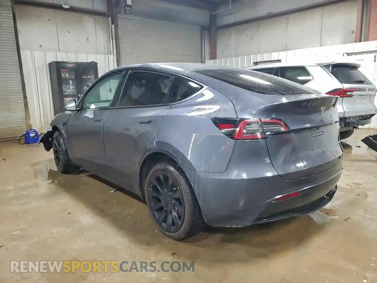 2 Photograph of a damaged car 7SAYGDEE4NA016429 TESLA MODEL Y 2022