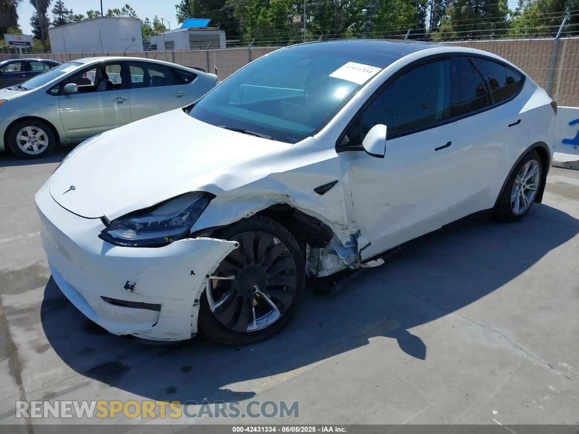 2 Photograph of a damaged car 7SAYGDEE4NF379493 TESLA MODEL Y 2022