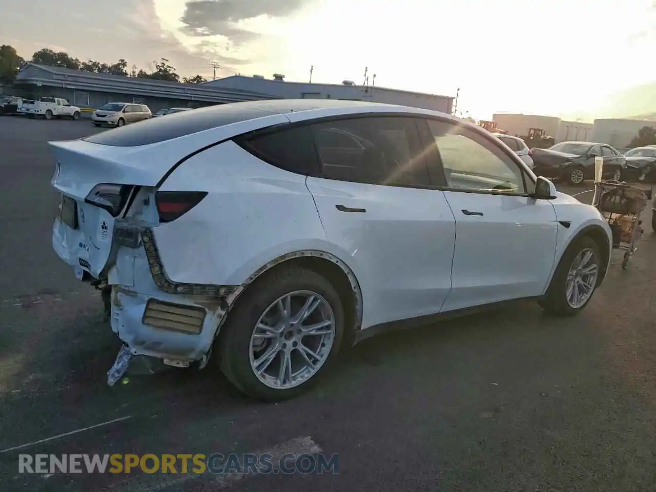 3 fotografías del automóvil dañado 7SAYGDEE4NF403260 TESLA MODEL Y 2022