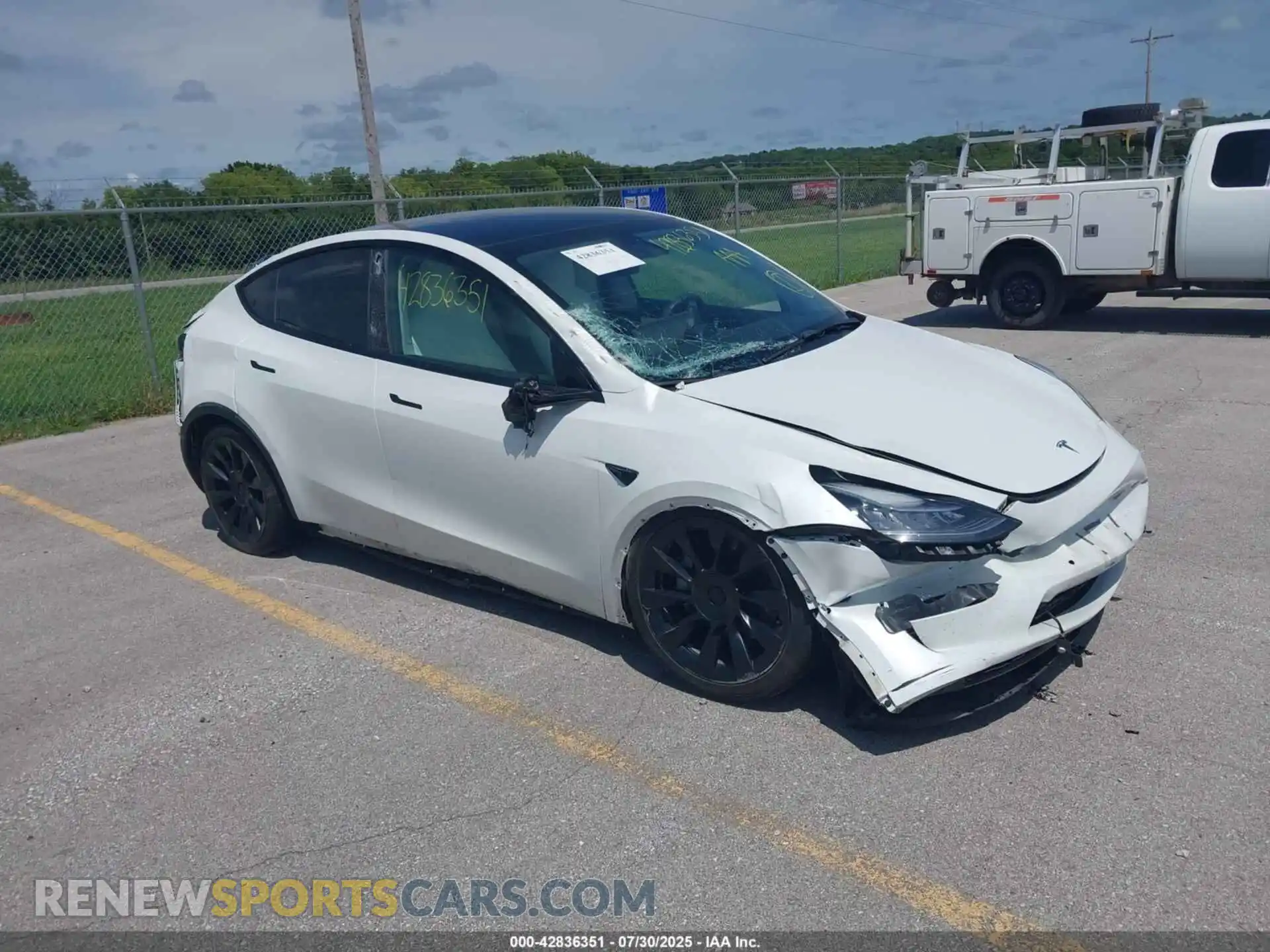 1 fotografías del automóvil dañado 7SAYGDEE5NF317715 TESLA MODEL Y 2022