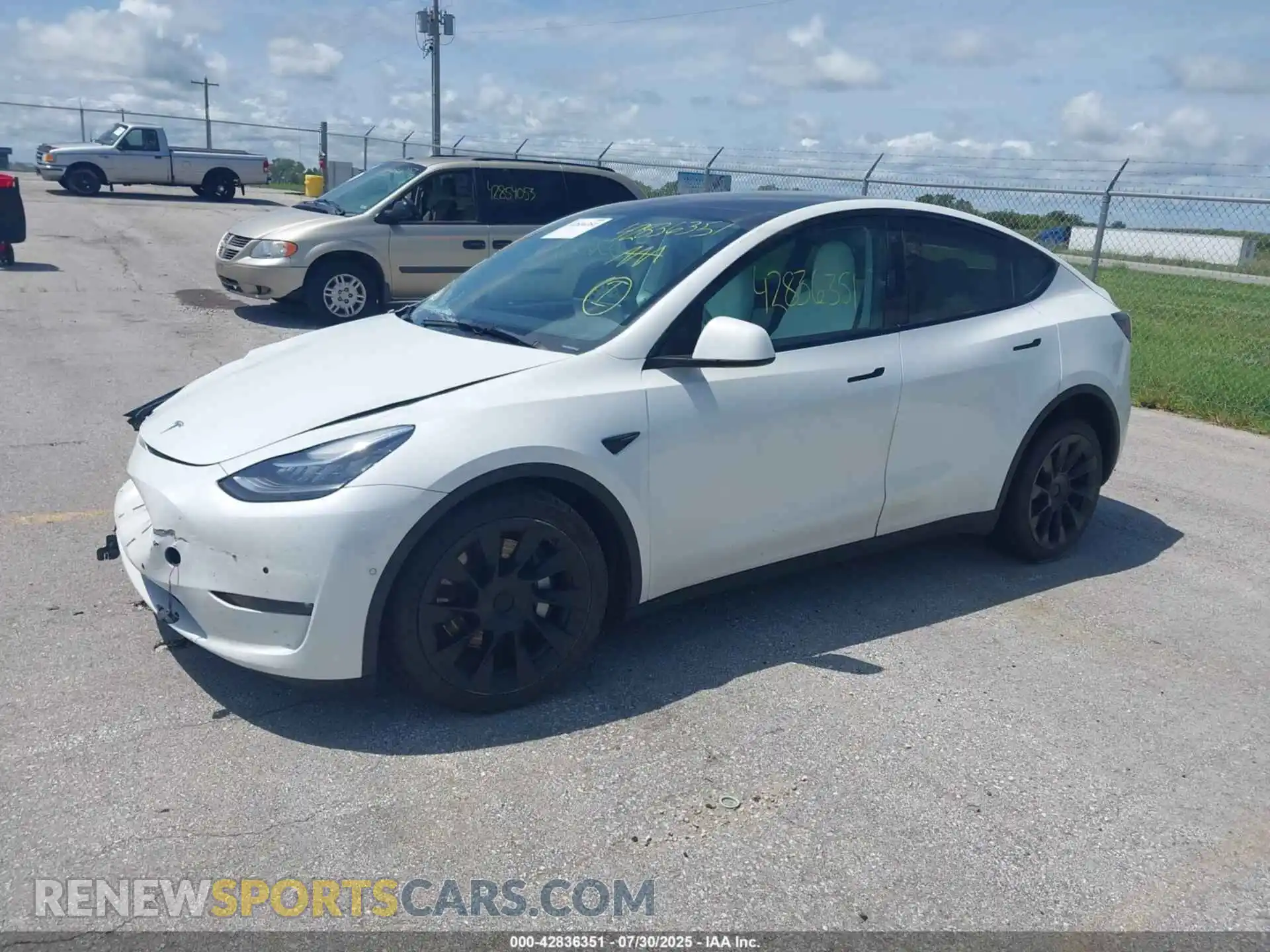 2 fotografías del automóvil dañado 7SAYGDEE5NF317715 TESLA MODEL Y 2022