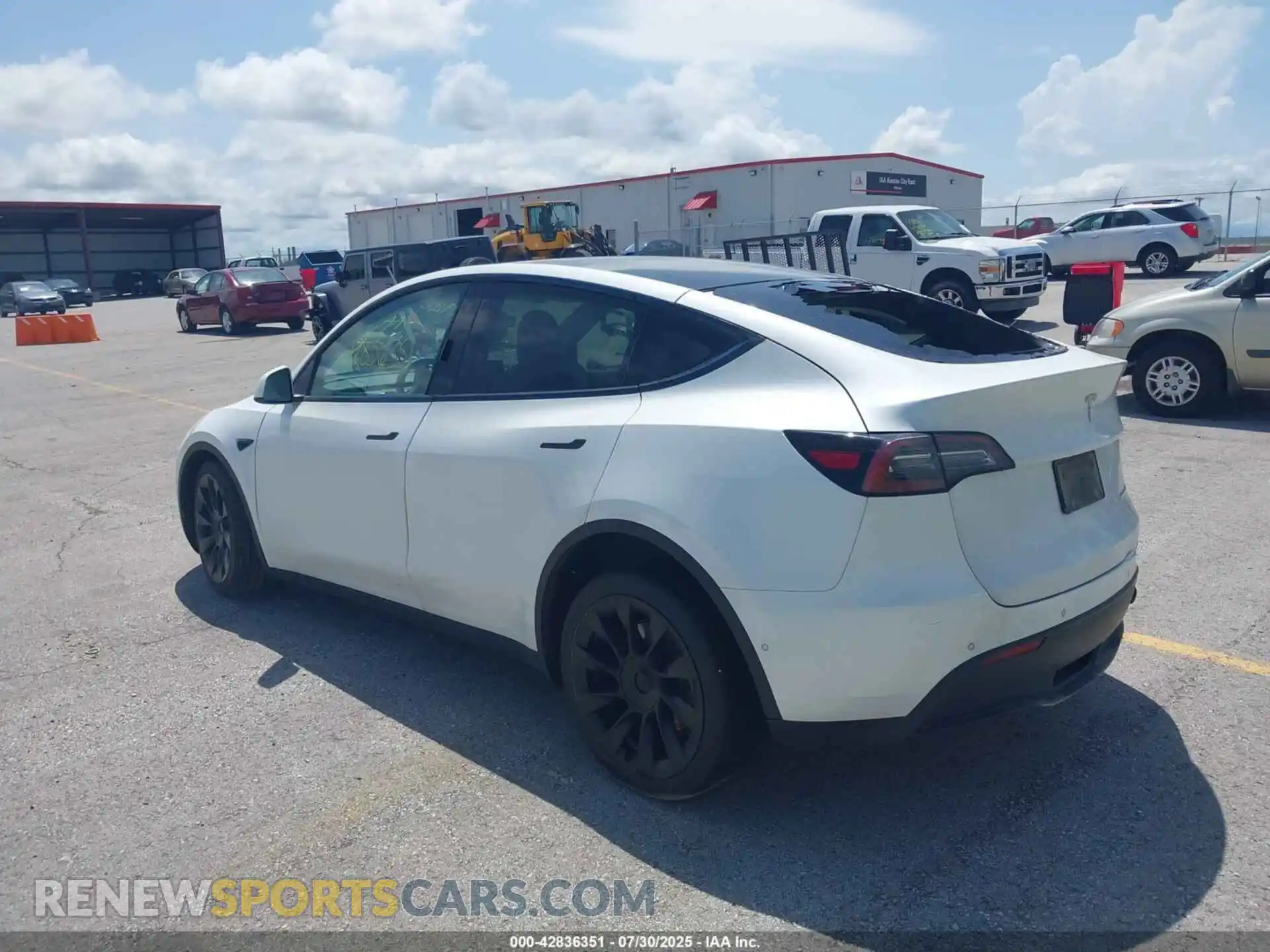 3 fotografías del automóvil dañado 7SAYGDEE5NF317715 TESLA MODEL Y 2022
