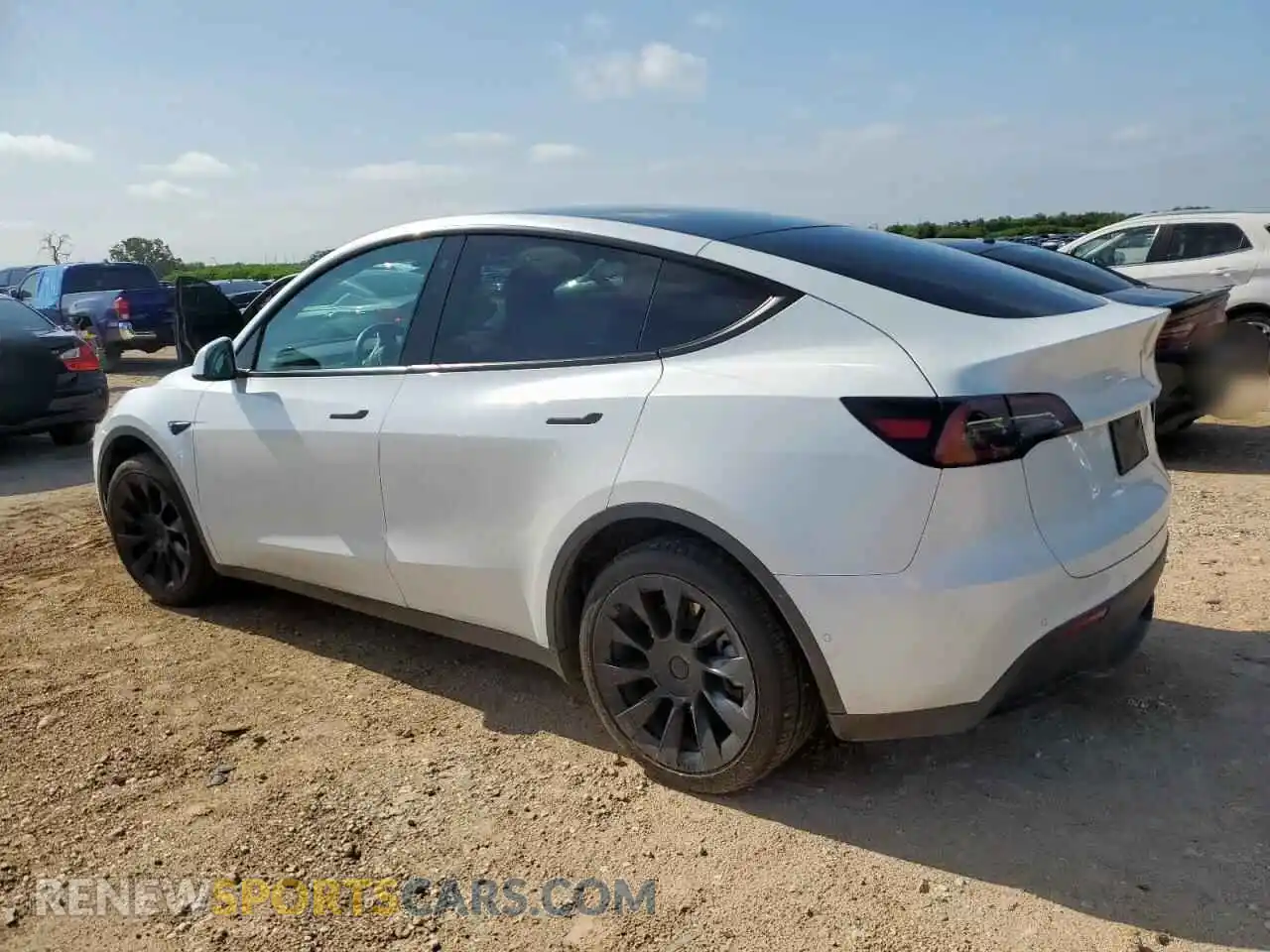 2 Photograph of a damaged car 7SAYGDEE6NA020675 TESLA MODEL Y 2022