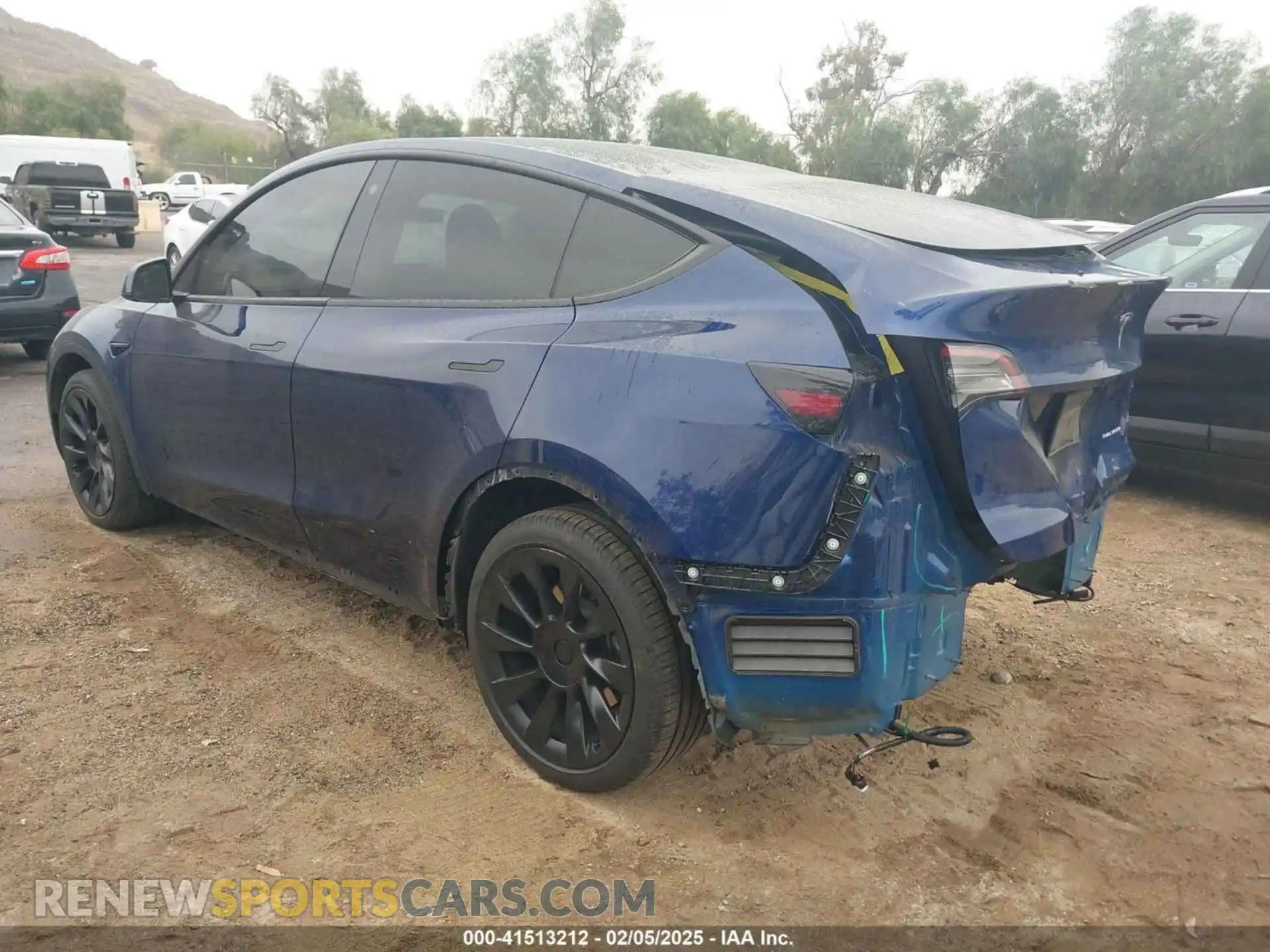 3 Photograph of a damaged car 7SAYGDEE6NA021115 TESLA MODEL Y 2022