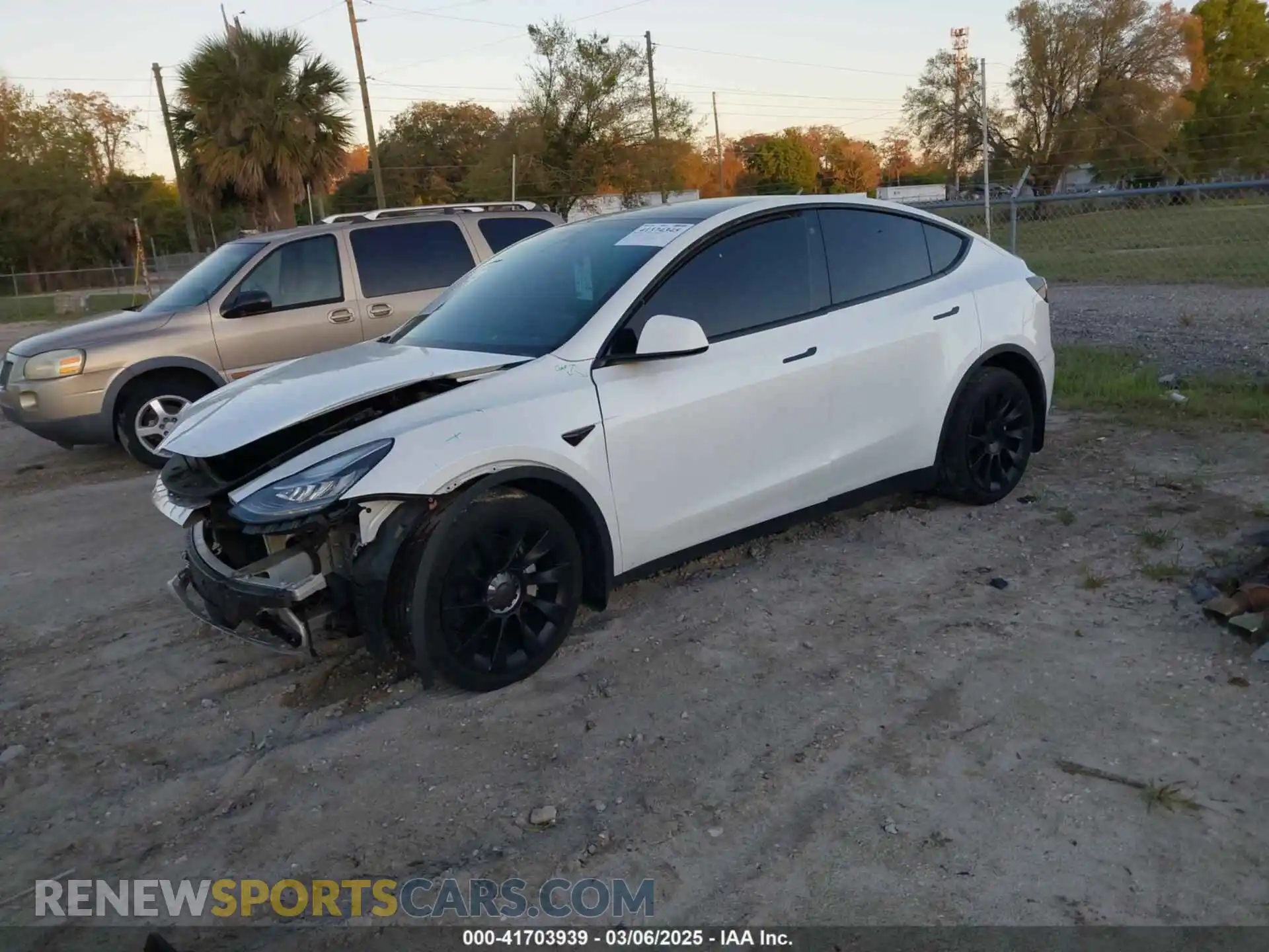 2 Photograph of a damaged car 7SAYGDEE6NF313110 TESLA MODEL Y 2022