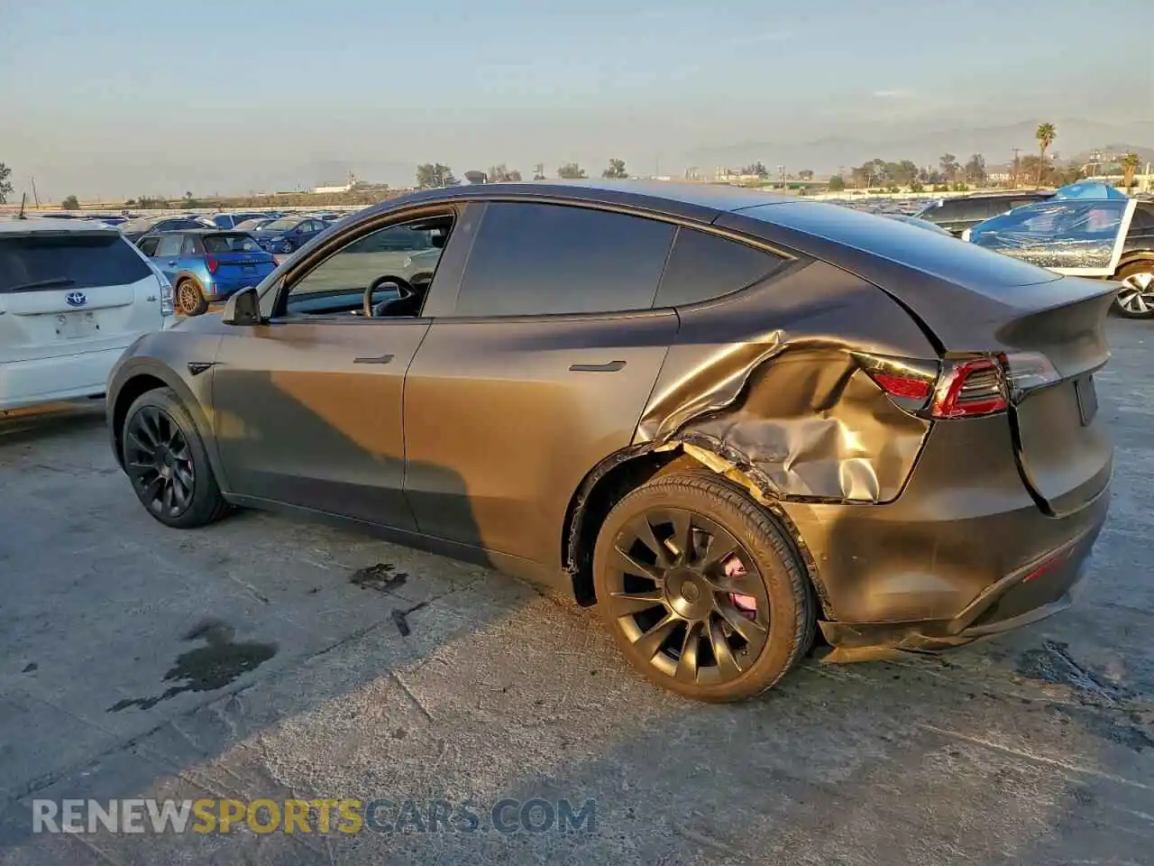 2 Photograph of a damaged car 7SAYGDEE6NF331395 TESLA MODEL Y 2022