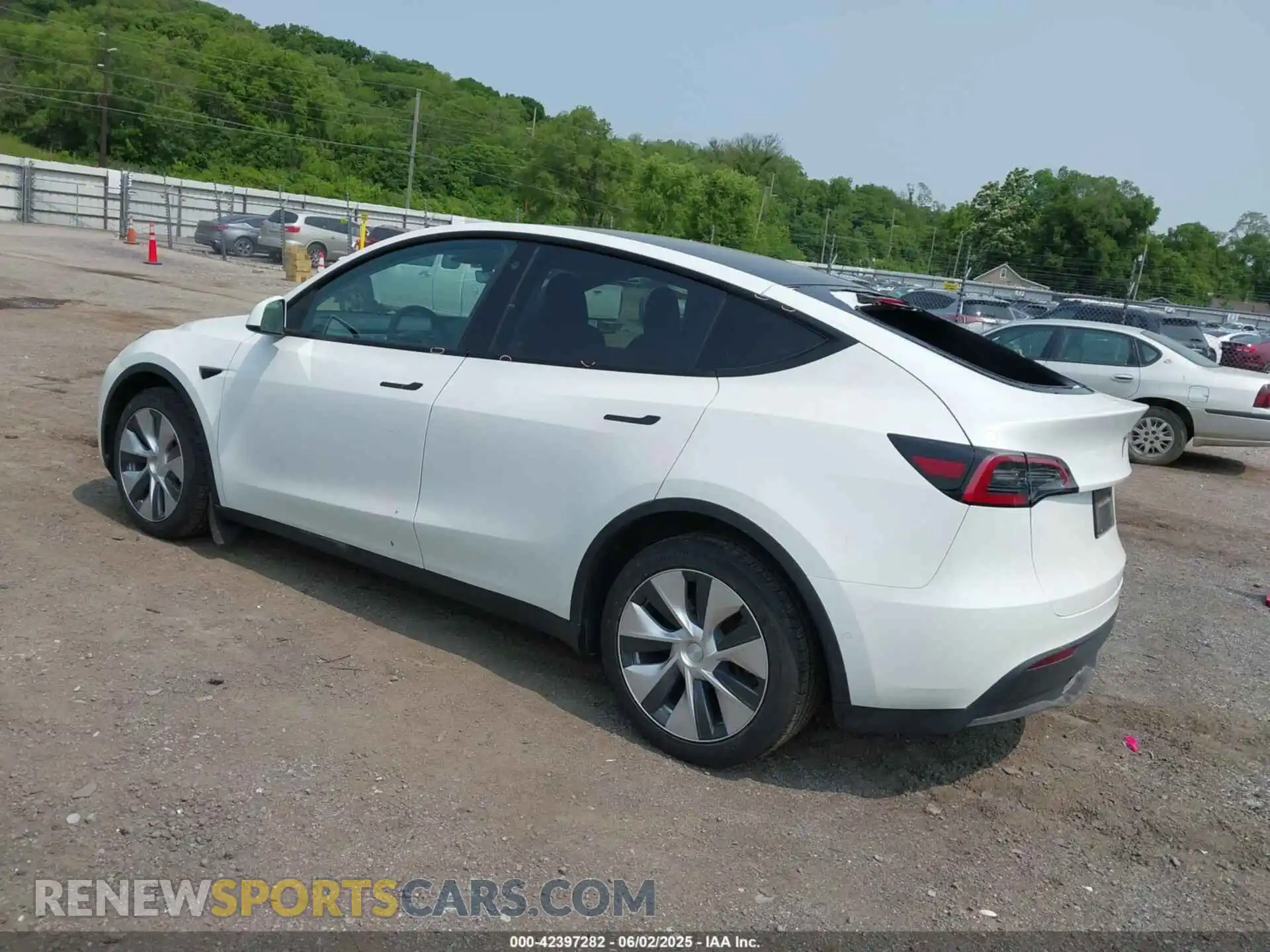 3 Photograph of a damaged car 7SAYGDEE6NF400487 TESLA MODEL Y 2022