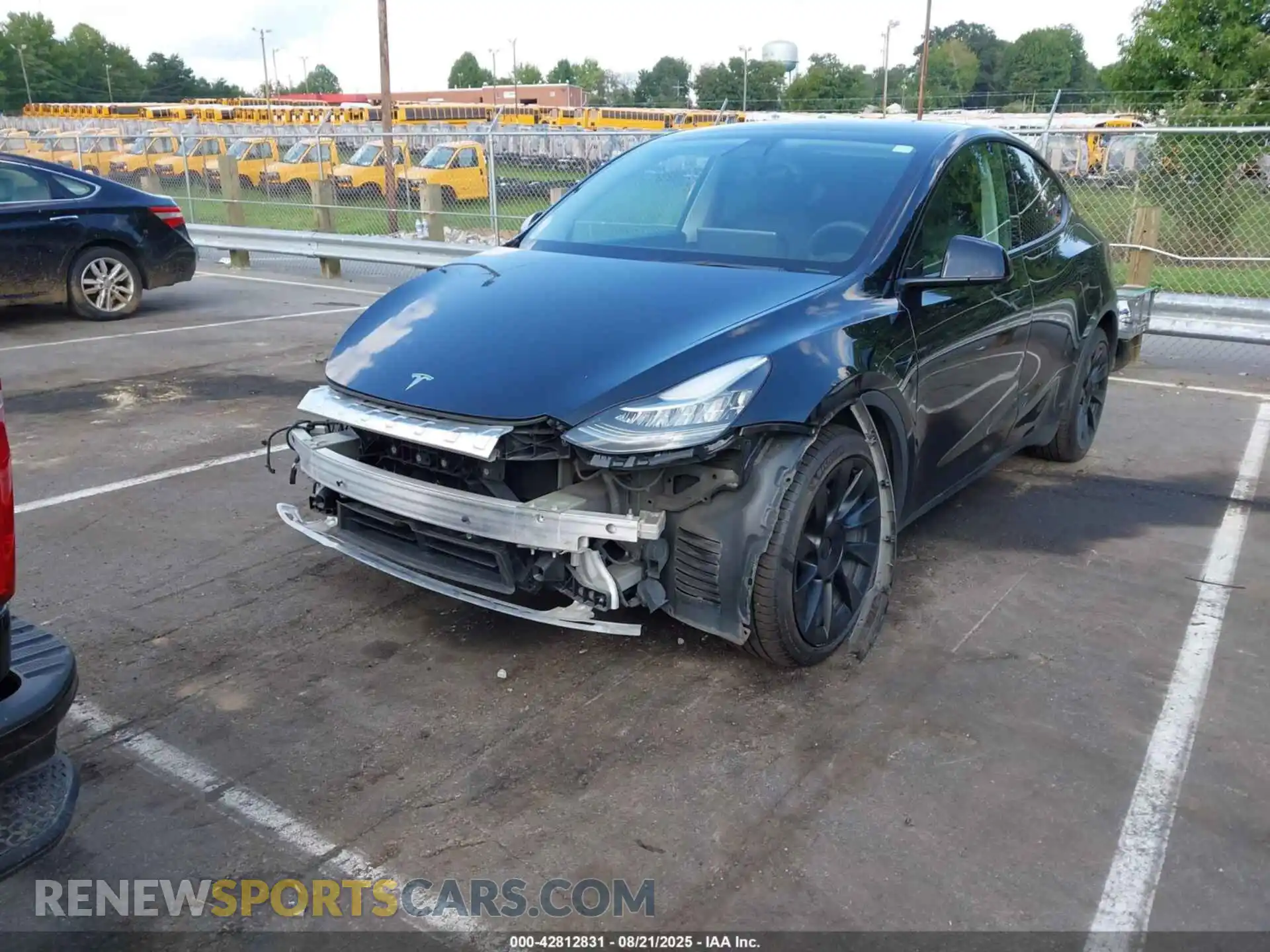 2 Photograph of a damaged car 7SAYGDEE6NF425647 TESLA MODEL Y 2022