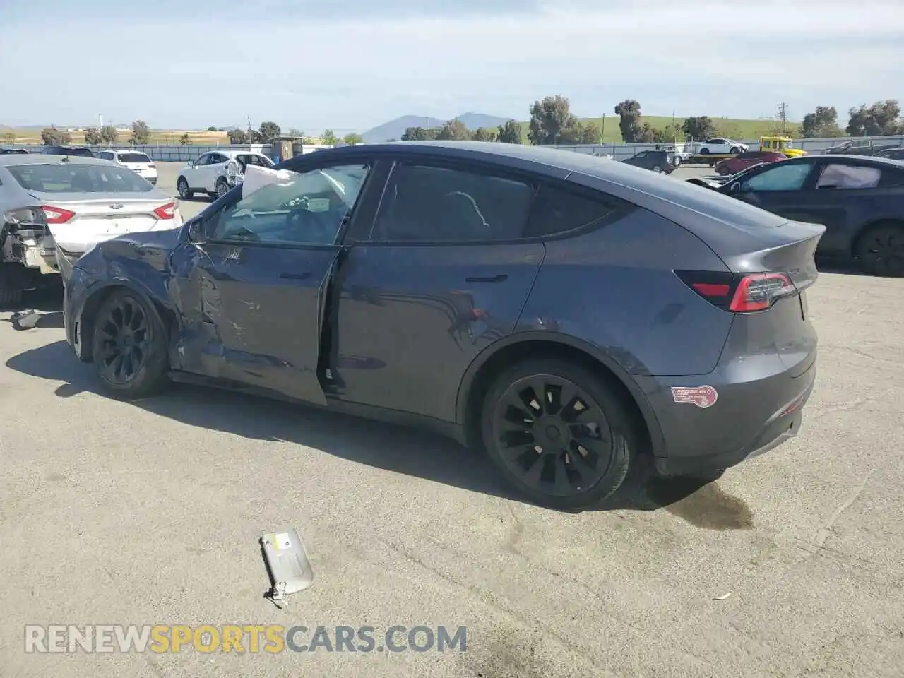 2 Photograph of a damaged car 7SAYGDEE6NF432419 TESLA MODEL Y 2022
