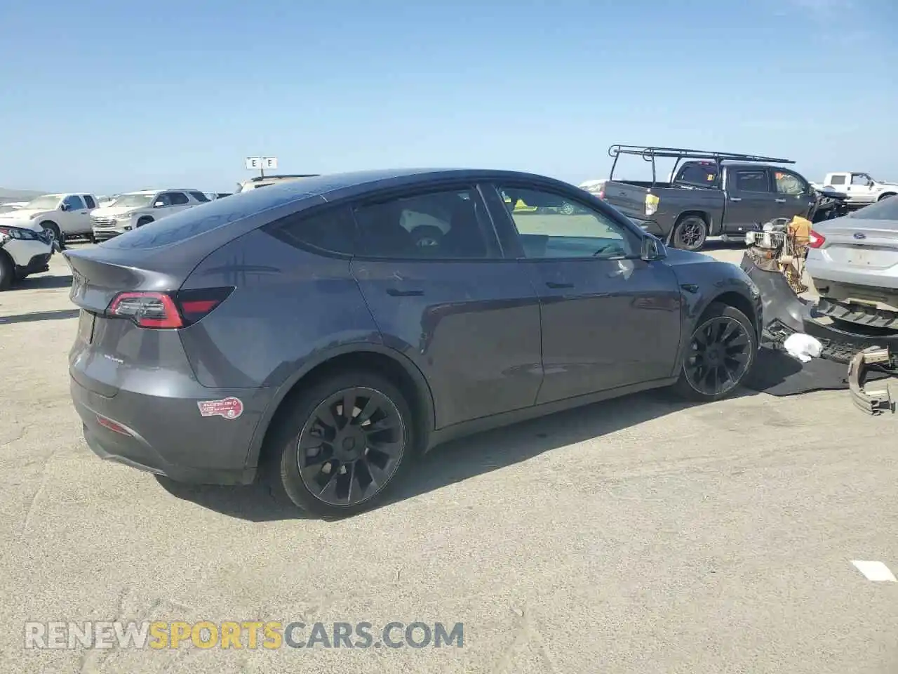 3 Photograph of a damaged car 7SAYGDEE6NF432419 TESLA MODEL Y 2022