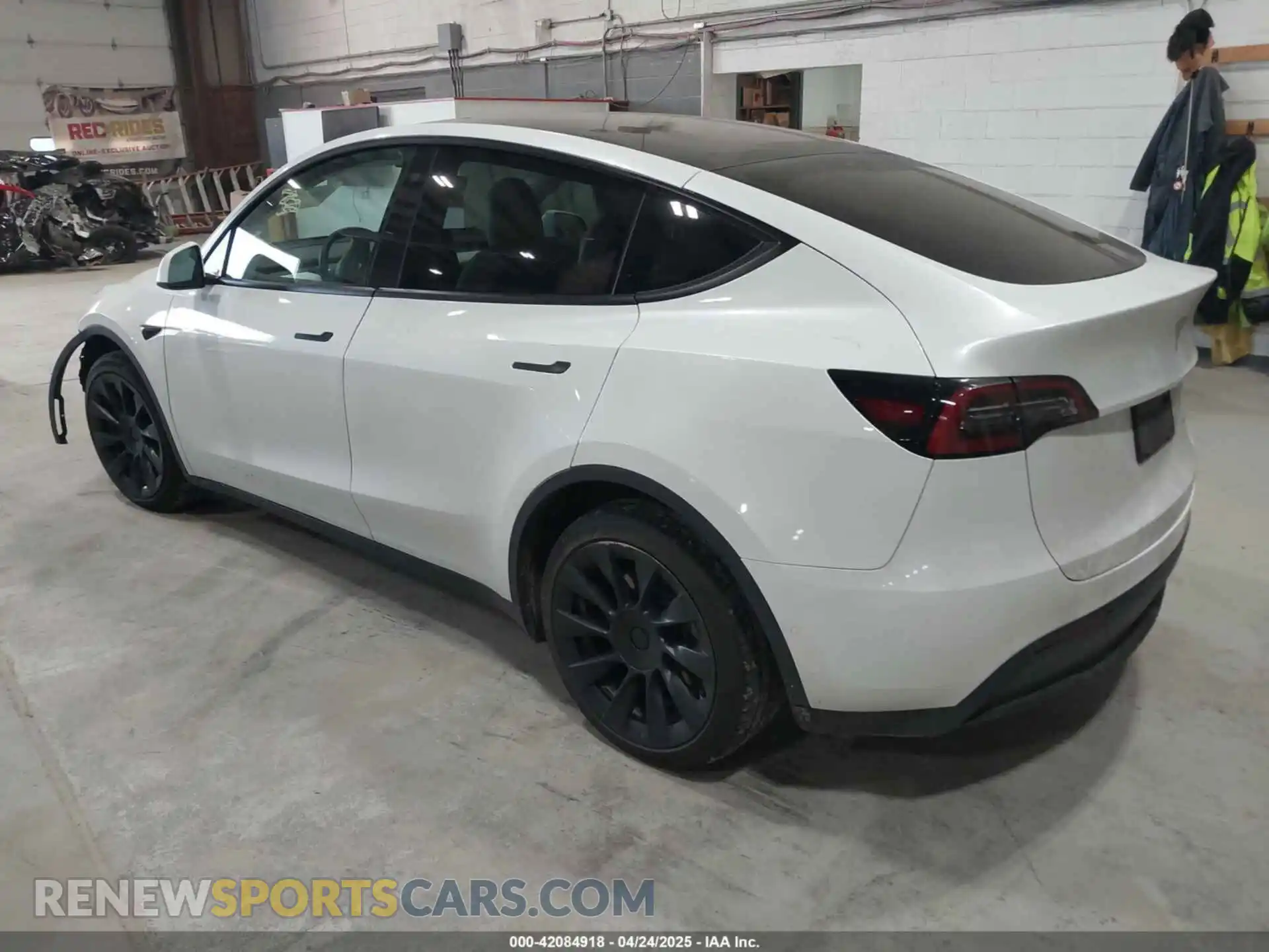 3 Photograph of a damaged car 7SAYGDEE6NF445753 TESLA MODEL Y 2022