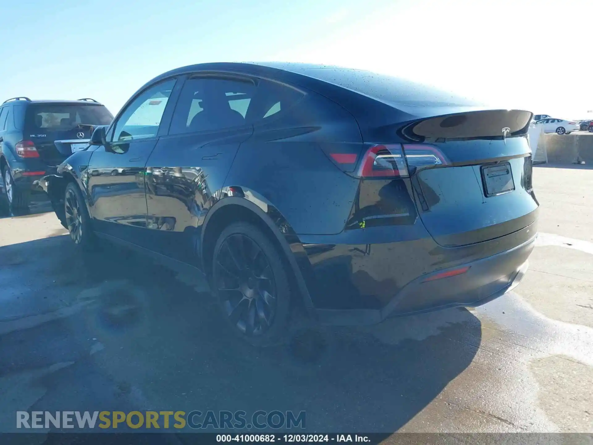 3 Photograph of a damaged car 7SAYGDEE7NA003805 TESLA MODEL Y 2022