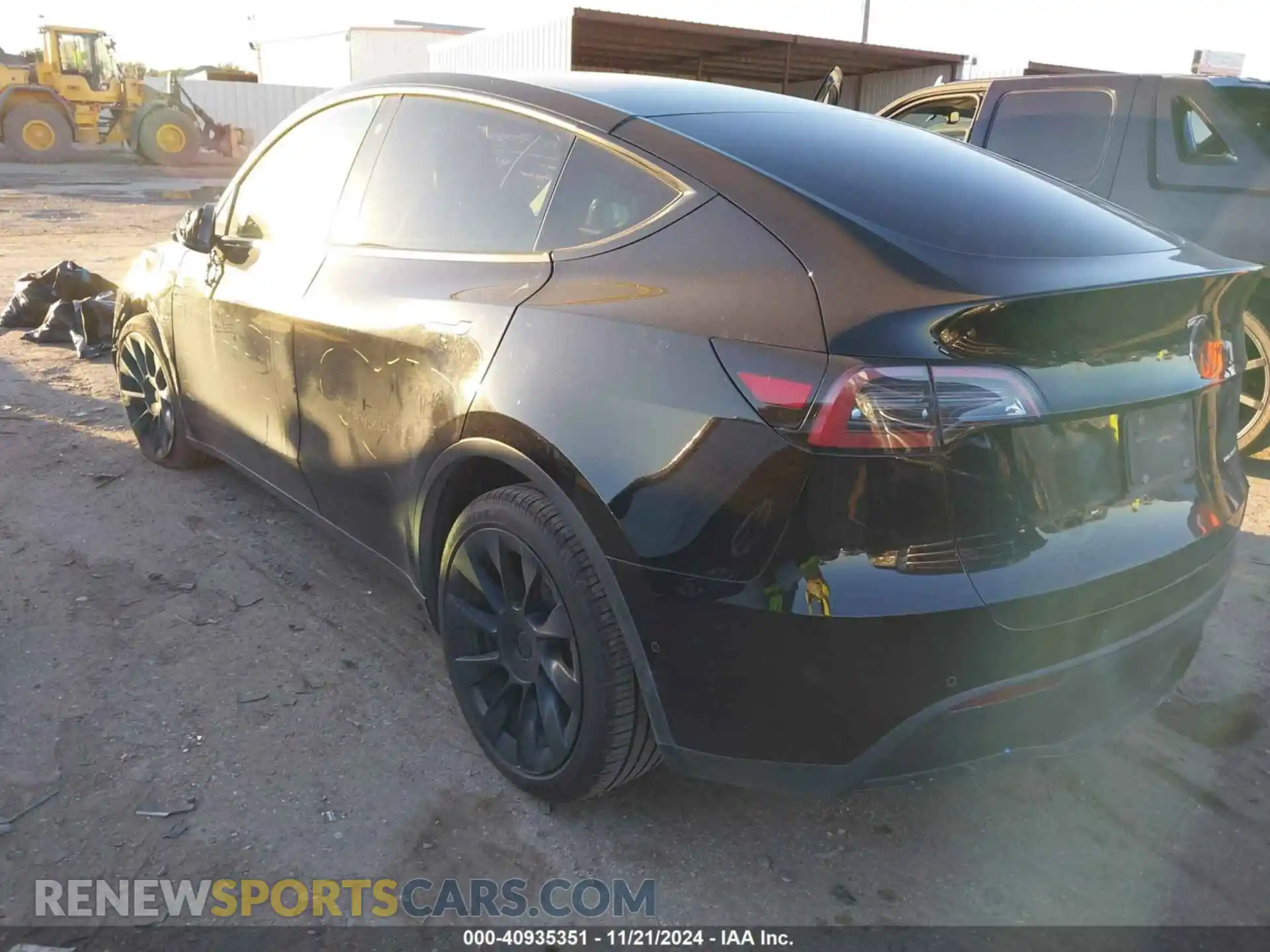 3 fotografías del automóvil dañado 7SAYGDEE7NF363014 TESLA MODEL Y 2022