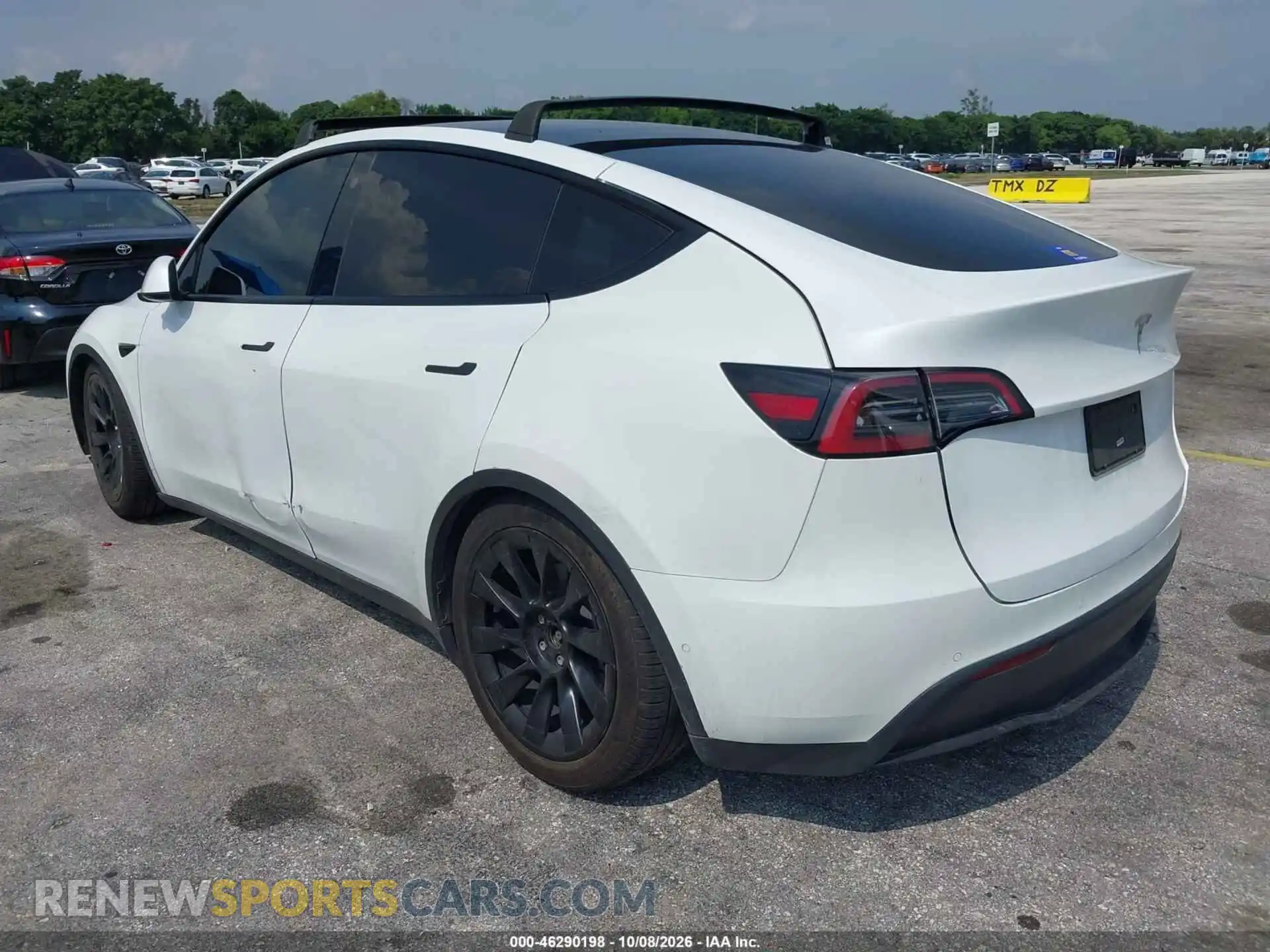 3 Photograph of a damaged car 7SAYGDEE7NF386535 TESLA MODEL Y 2022