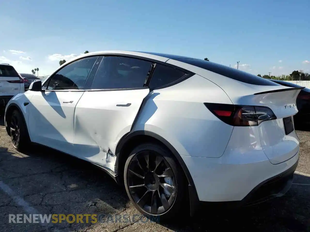 2 Photograph of a damaged car 7SAYGDEE7NF402622 TESLA MODEL Y 2022