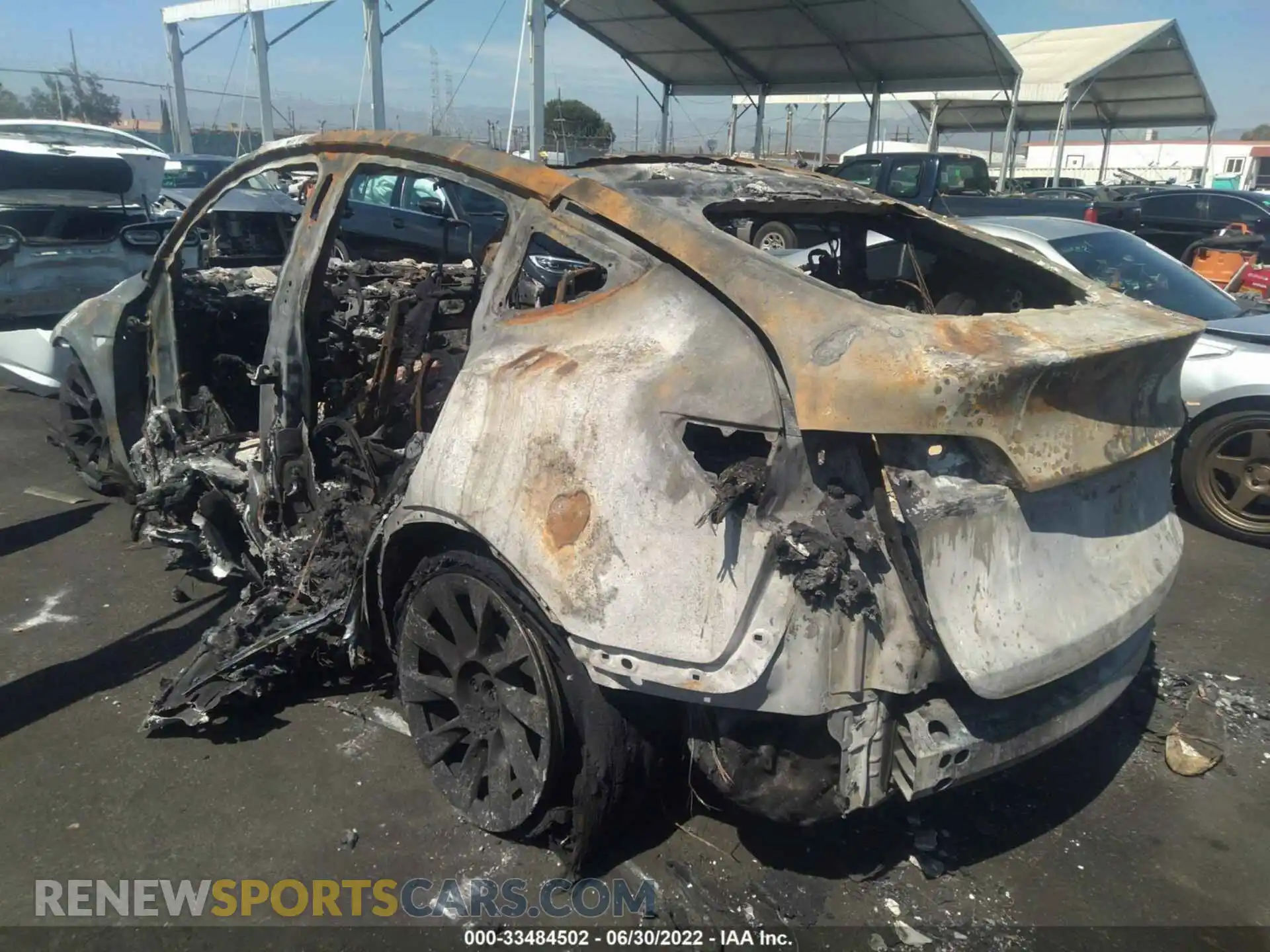 3 Photograph of a damaged car 7SAYGDEE7NF440481 TESLA MODEL Y 2022
