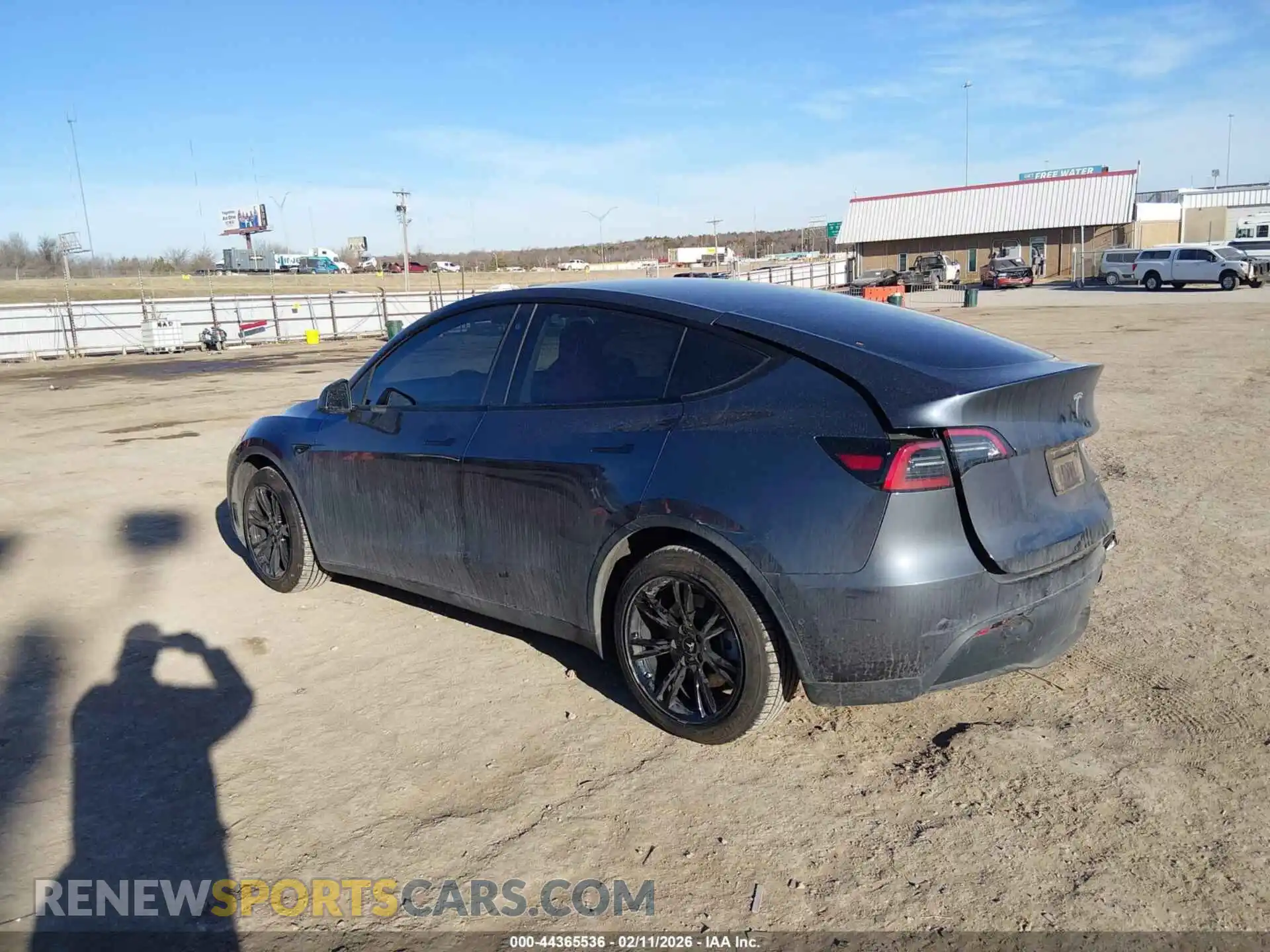 3 Photograph of a damaged car 7SAYGDEE7NF460973 TESLA MODEL Y 2022