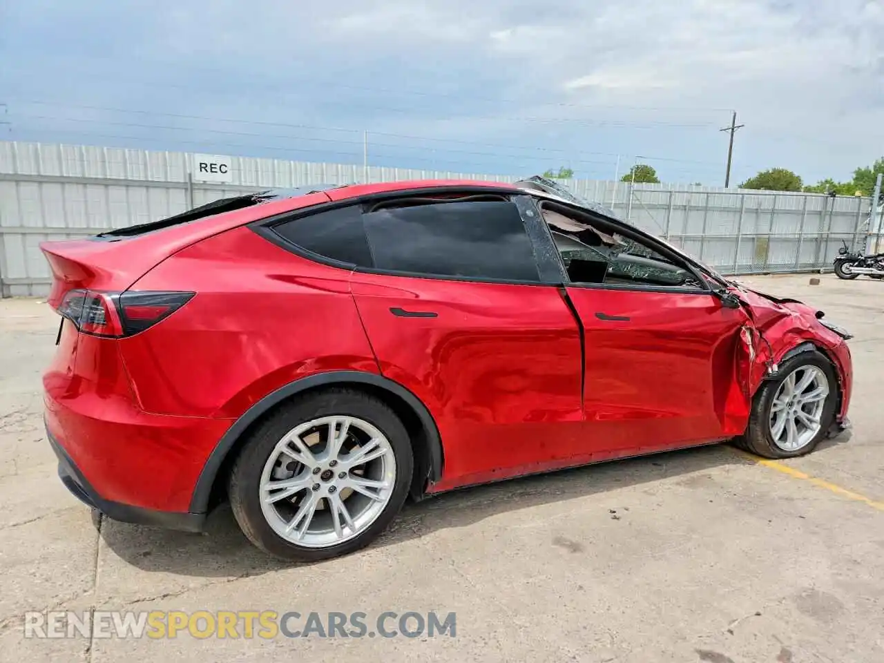 3 fotografías del automóvil dañado 7SAYGDEE8NA020371 TESLA MODEL Y 2022