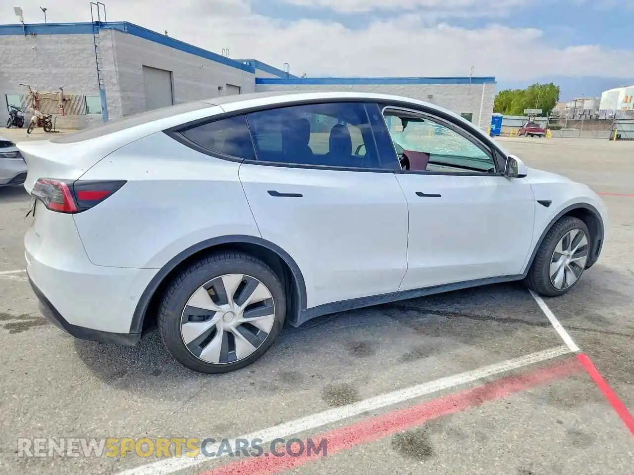 3 fotografías del automóvil dañado 7SAYGDEE8NF327641 TESLA MODEL Y 2022