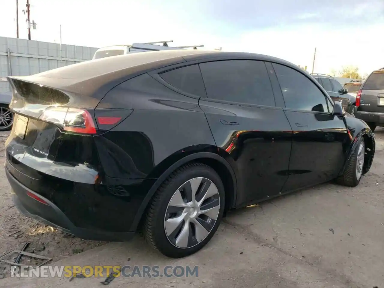 3 fotografías del automóvil dañado 7SAYGDEE8NF328868 TESLA MODEL Y 2022