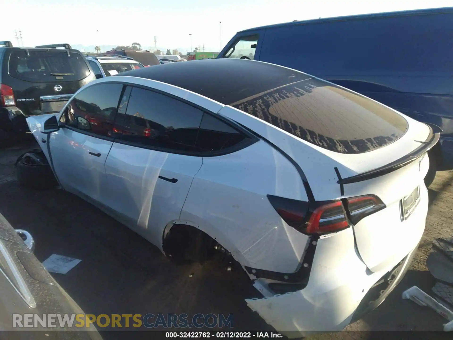3 Photograph of a damaged car 7SAYGDEE8NF366973 TESLA MODEL Y 2022
