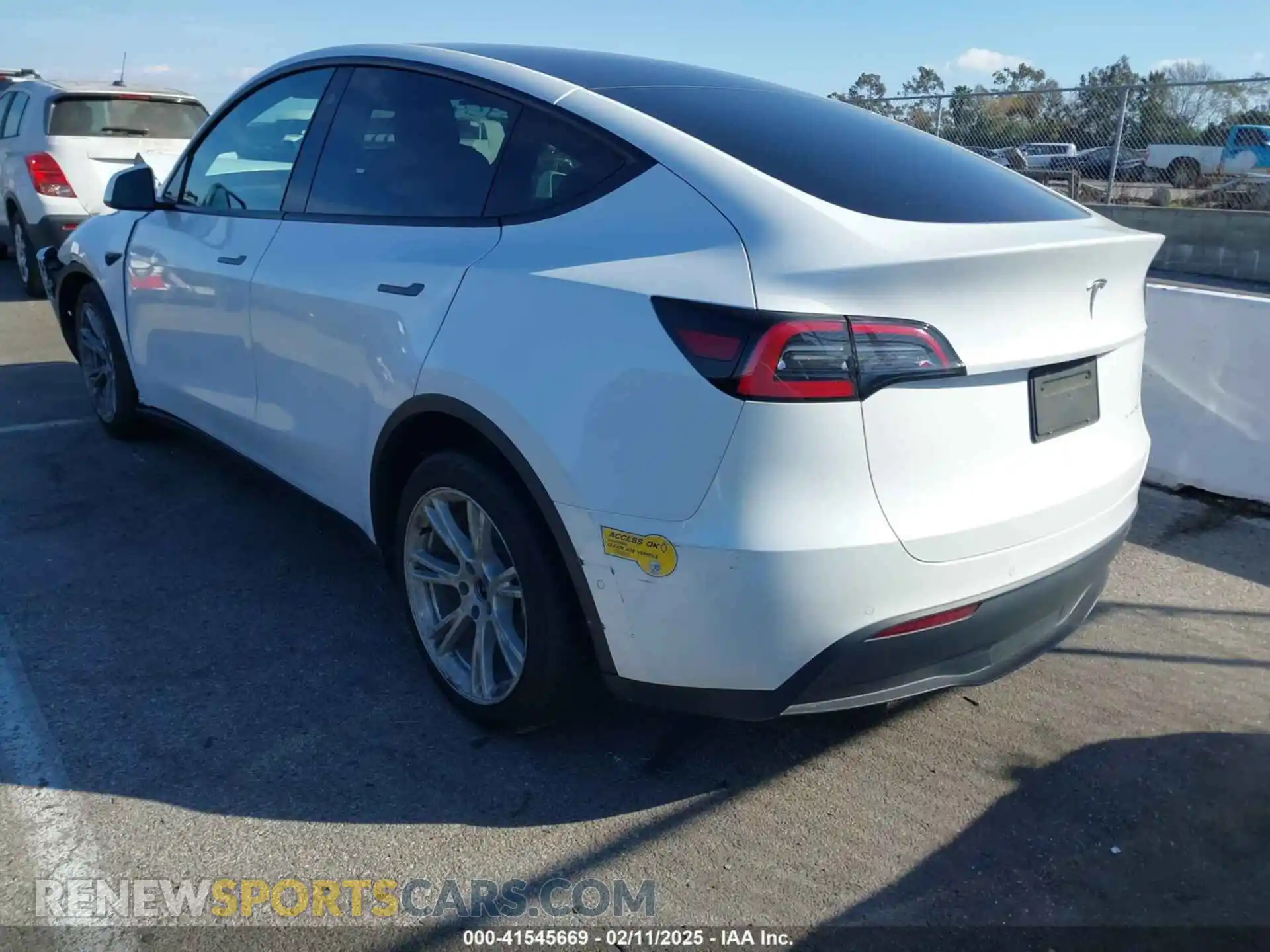 3 fotografías del automóvil dañado 7SAYGDEE8NF374636 TESLA MODEL Y 2022
