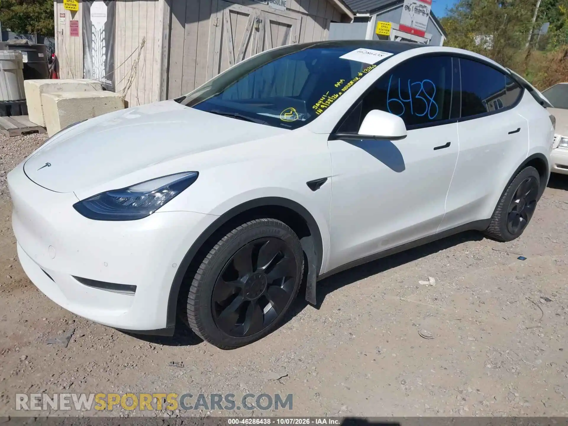 2 Photograph of a damaged car 7SAYGDEE9NA012098 TESLA MODEL Y 2022