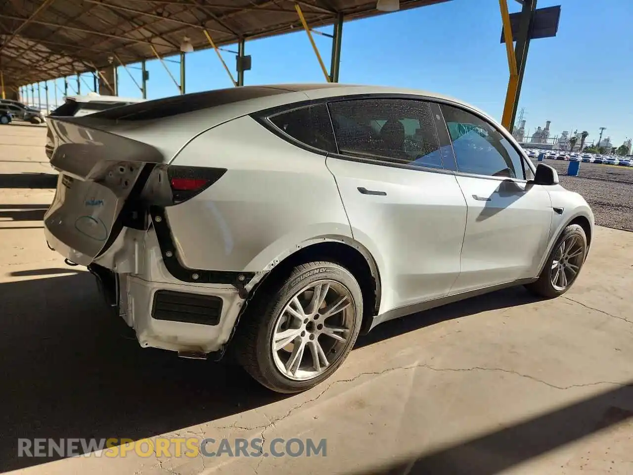 3 Photograph of a damaged car 7SAYGDEE9NA015776 TESLA MODEL Y 2022