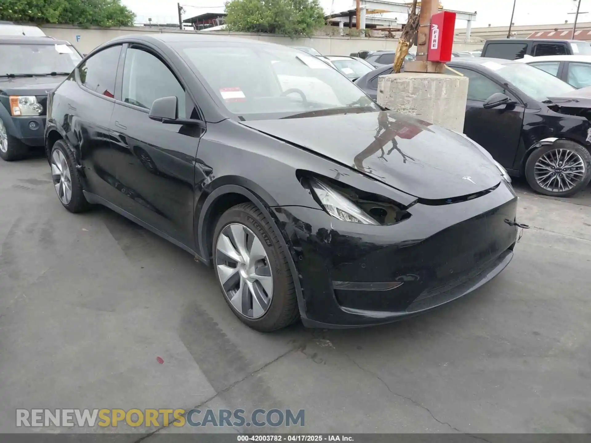 1 Photograph of a damaged car 7SAYGDEE9NA022842 TESLA MODEL Y 2022