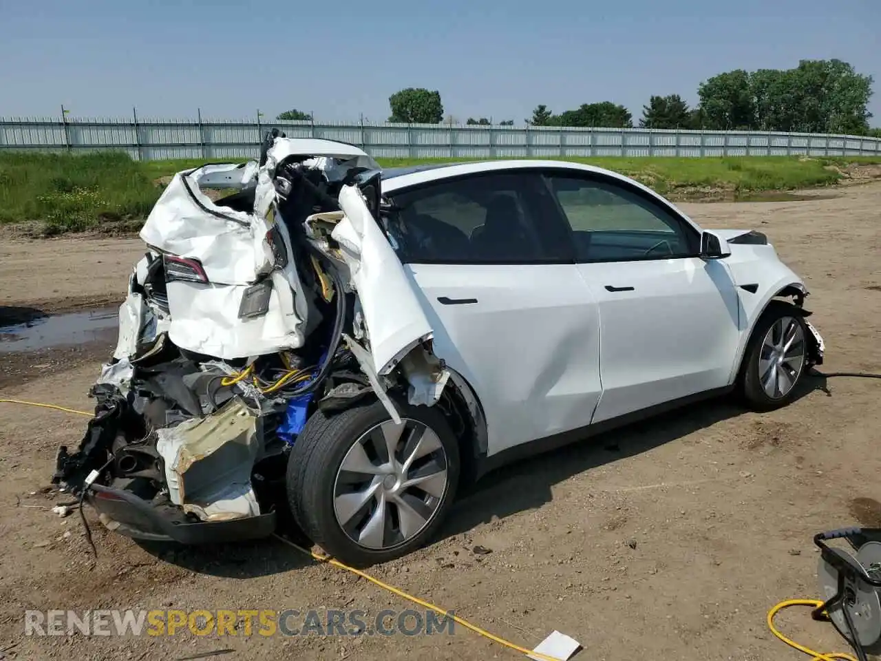 3 fotografías del automóvil dañado 7SAYGDEE9NF331973 TESLA MODEL Y 2022