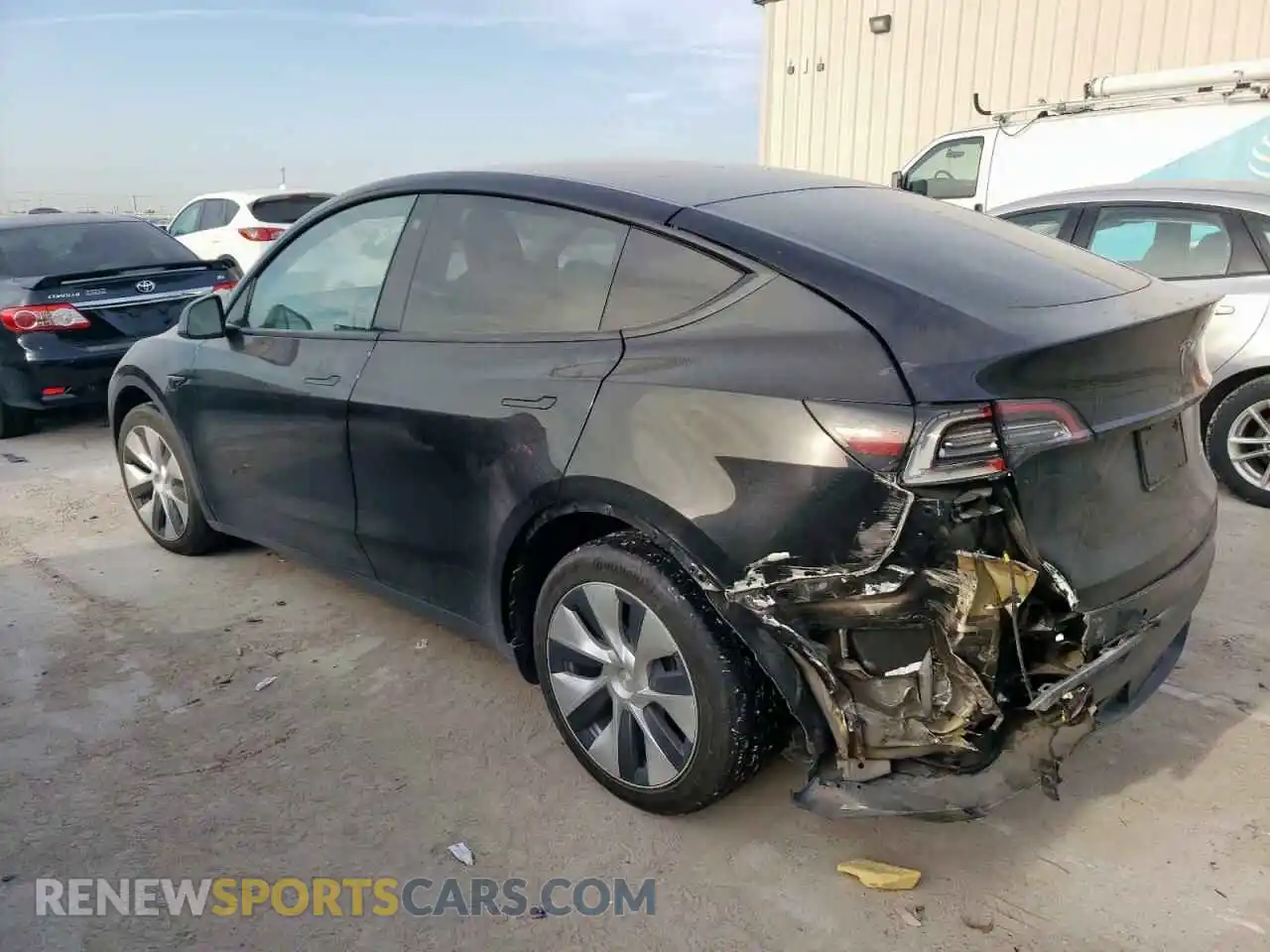 2 Photograph of a damaged car 7SAYGDEE9NF375679 TESLA MODEL Y 2022
