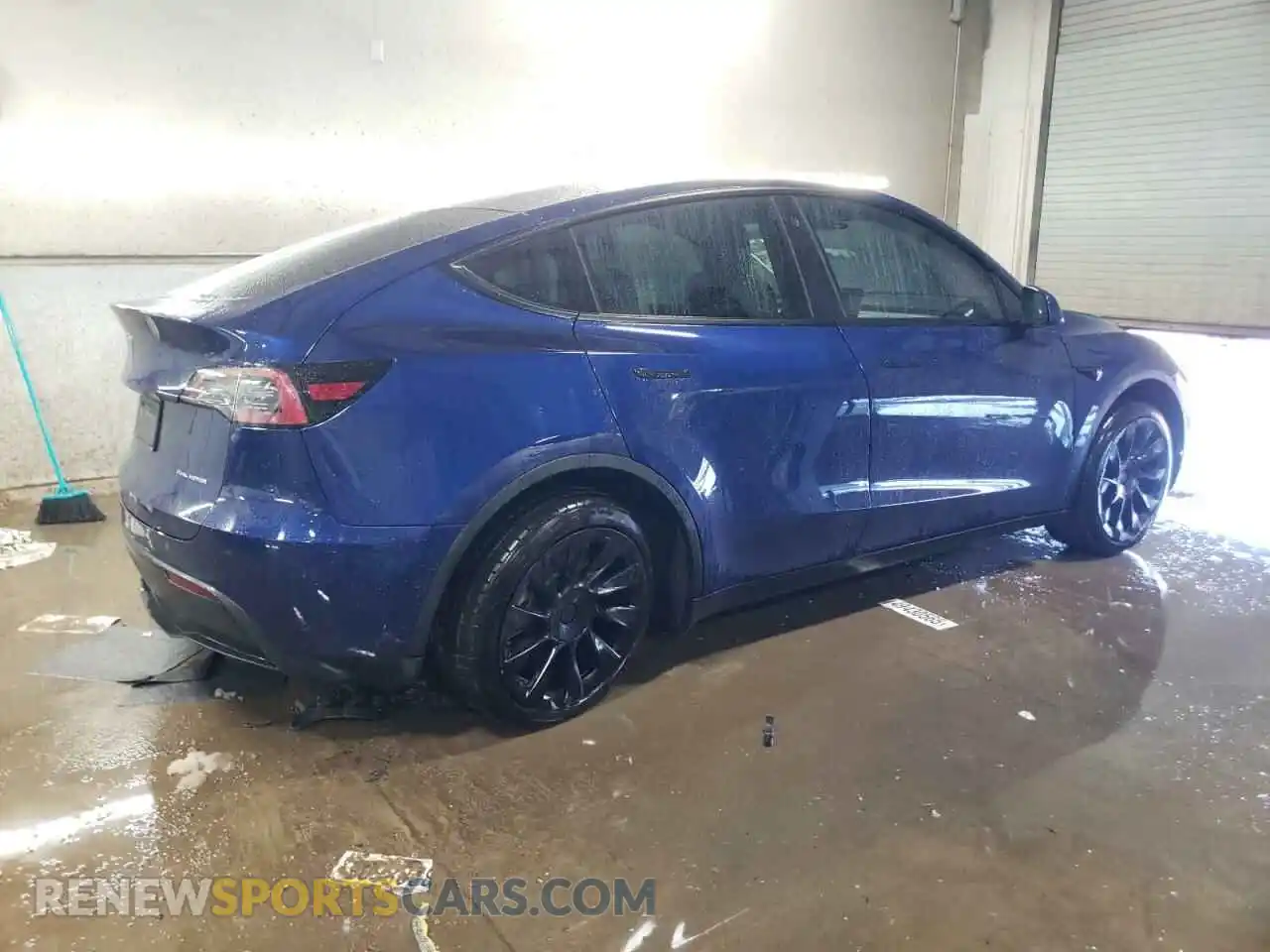 3 Photograph of a damaged car 7SAYGDEE9NF426887 TESLA MODEL Y 2022