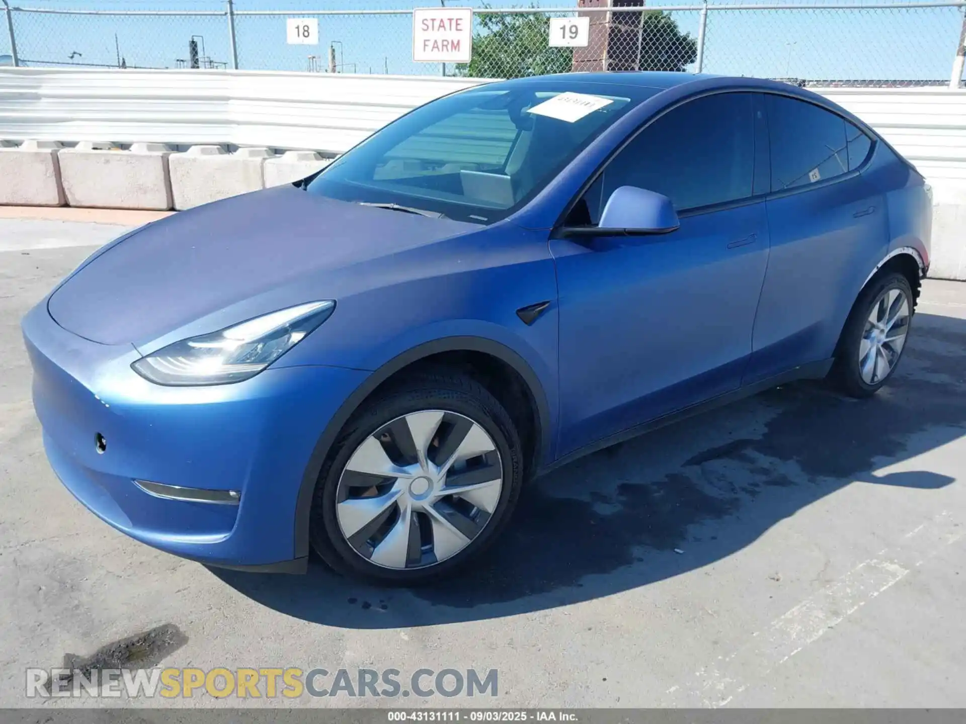 2 Photograph of a damaged car 7SAYGDEE9NF464362 TESLA MODEL Y 2022