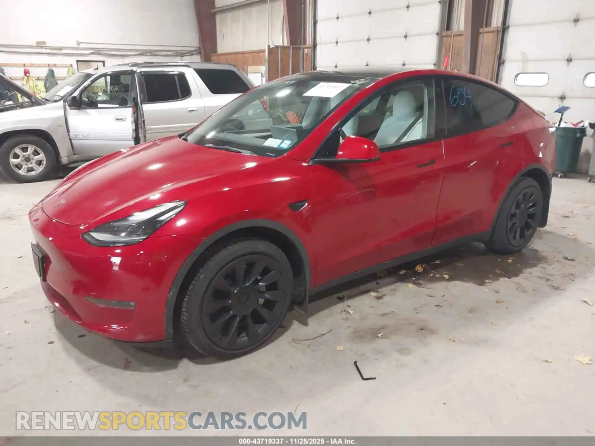 2 Photograph of a damaged car 7SAYGDEE9NF523264 TESLA MODEL Y 2022