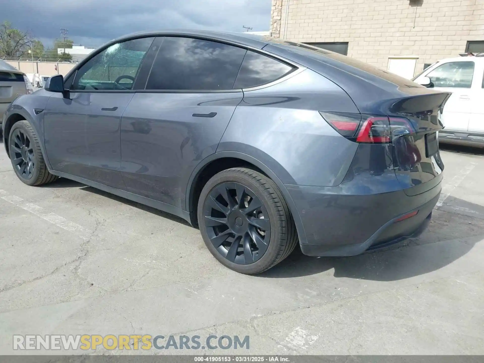 3 fotografías del automóvil dañado 7SAYGDEE9NF557382 TESLA MODEL Y 2022