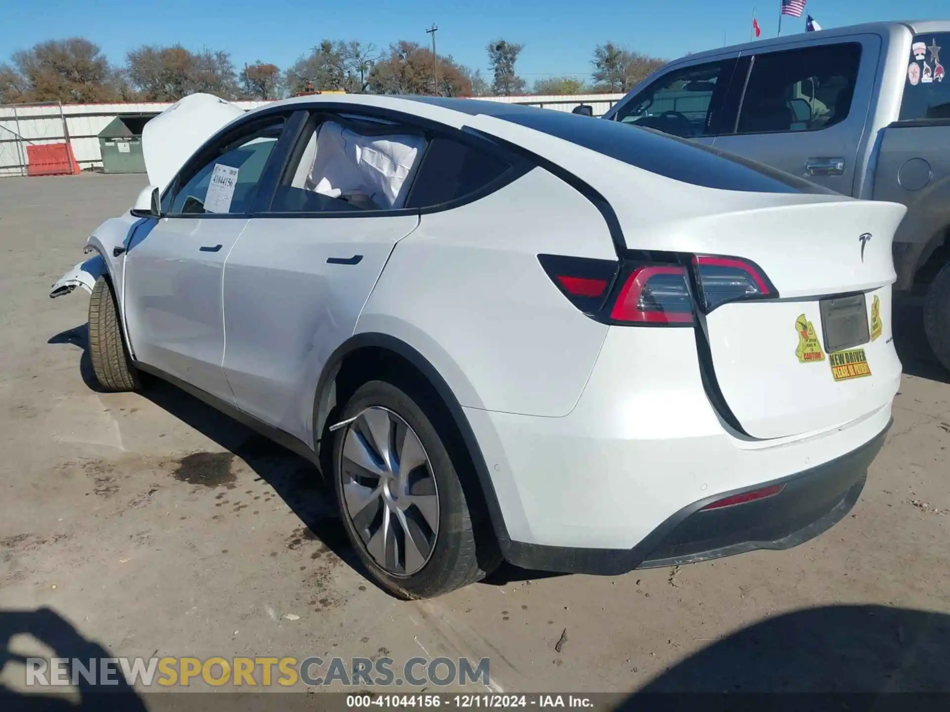3 Photograph of a damaged car 7SAYGDEEXNF340357 TESLA MODEL Y 2022