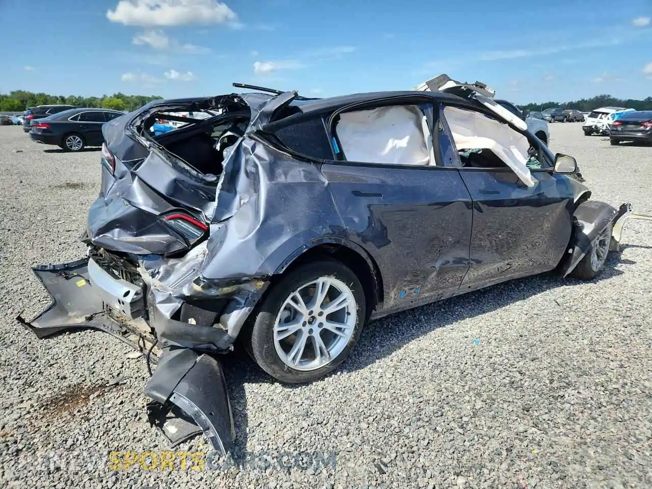 3 fotografías del automóvil dañado 7SAYGDEEXNF378901 TESLA MODEL Y 2022