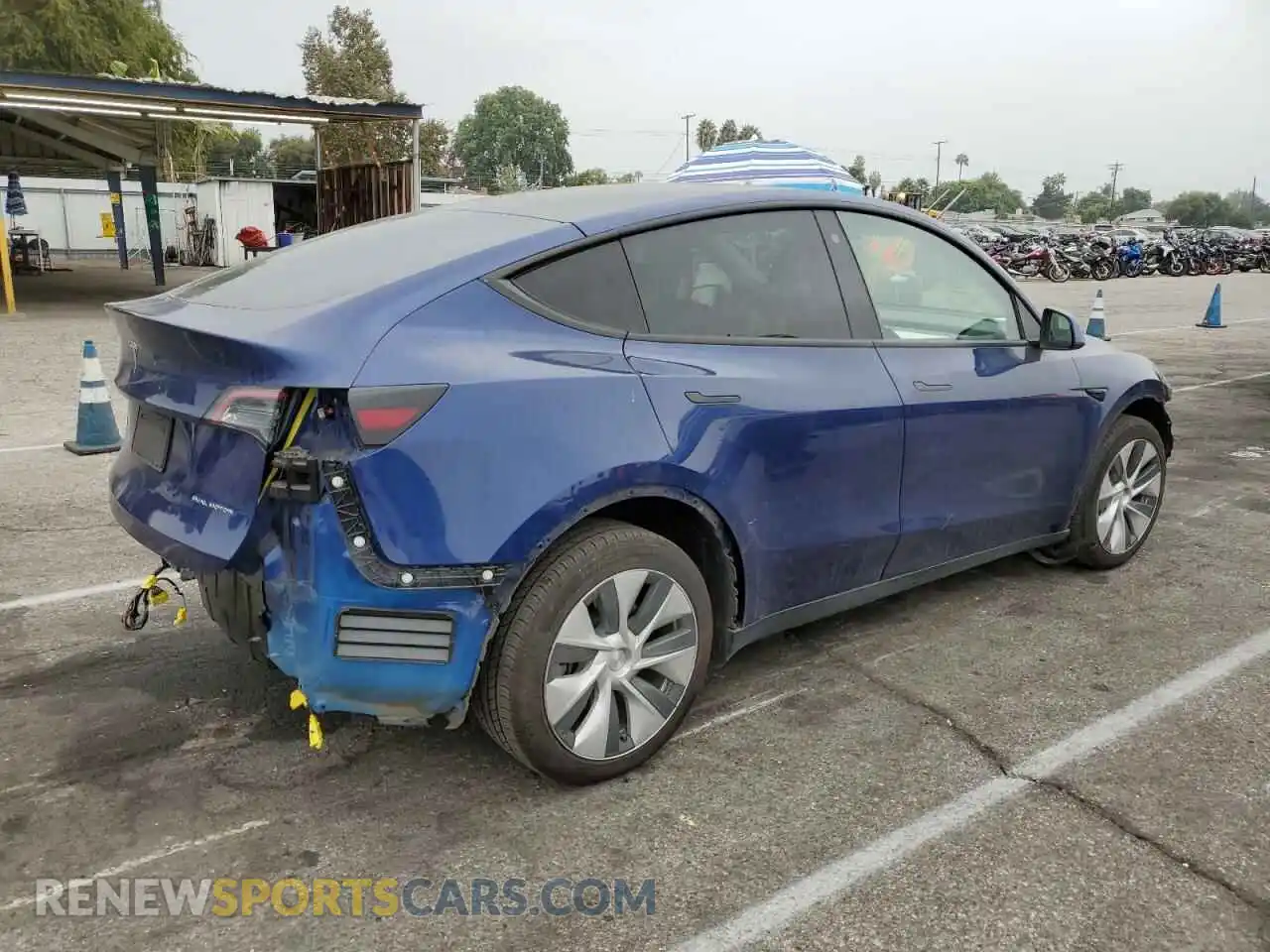 3 Photograph of a damaged car 7SAYGDEEXNF415400 TESLA MODEL Y 2022