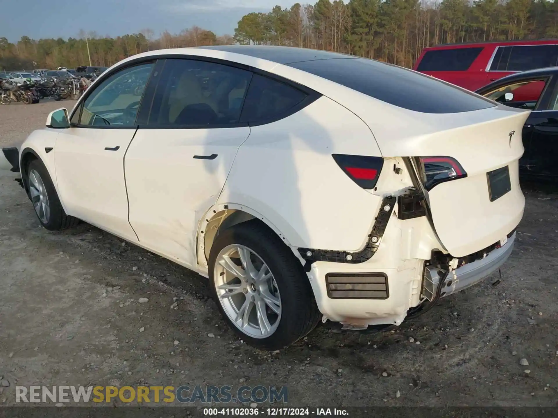 3 Photograph of a damaged car 7SAYGDEEXNF425392 TESLA MODEL Y 2022