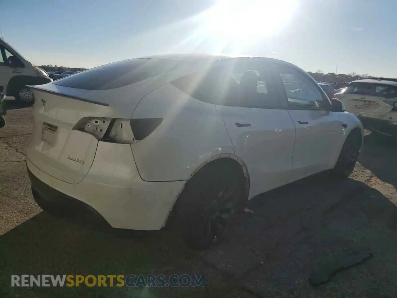3 fotografías del automóvil dañado 7SAYGDEF0NF328775 TESLA MODEL Y 2022